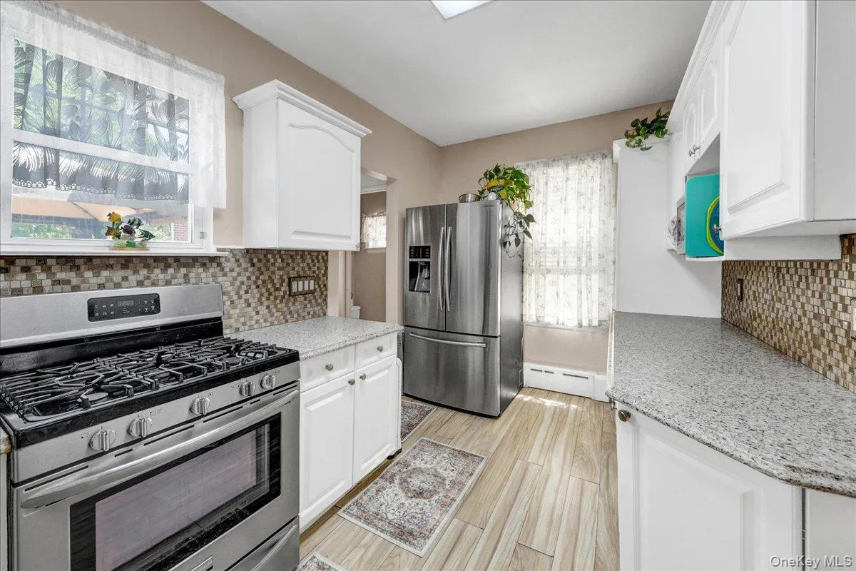 322 Logan Avenue, New York, NY, 3 Bedrooms Bedrooms, 7 Rooms Rooms,1 BathroomBathrooms,Residential,For Rent,Logan,0,1031107 322 Logan Avenue, New York, NY, 3 Bedrooms Bedrooms, 7 Rooms Rooms,1 BathroomBathrooms,Residential,For Rent,Logan,0,1031107