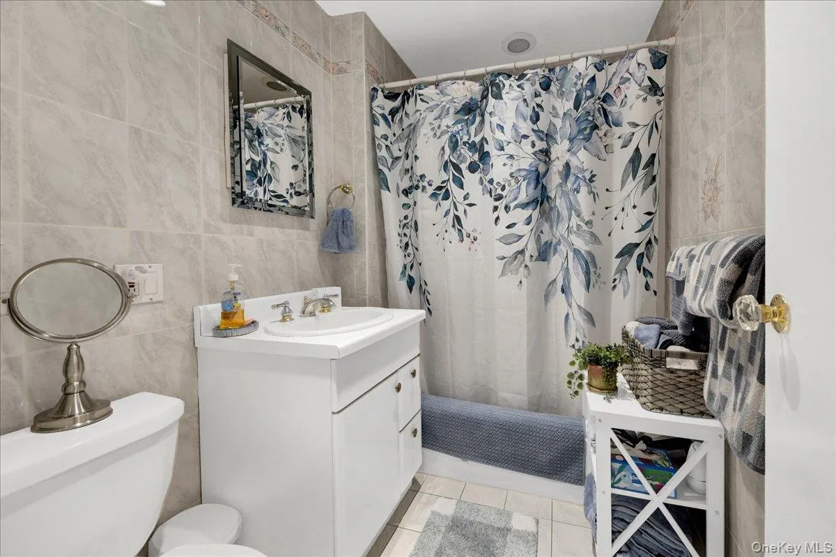 322 Logan Avenue, New York, NY, 3 Bedrooms Bedrooms, 7 Rooms Rooms,1 BathroomBathrooms,Residential,For Rent,Logan,0,1031107 322 Logan Avenue, New York, NY, 3 Bedrooms Bedrooms, 7 Rooms Rooms,1 BathroomBathrooms,Residential,For Rent,Logan,0,1031107