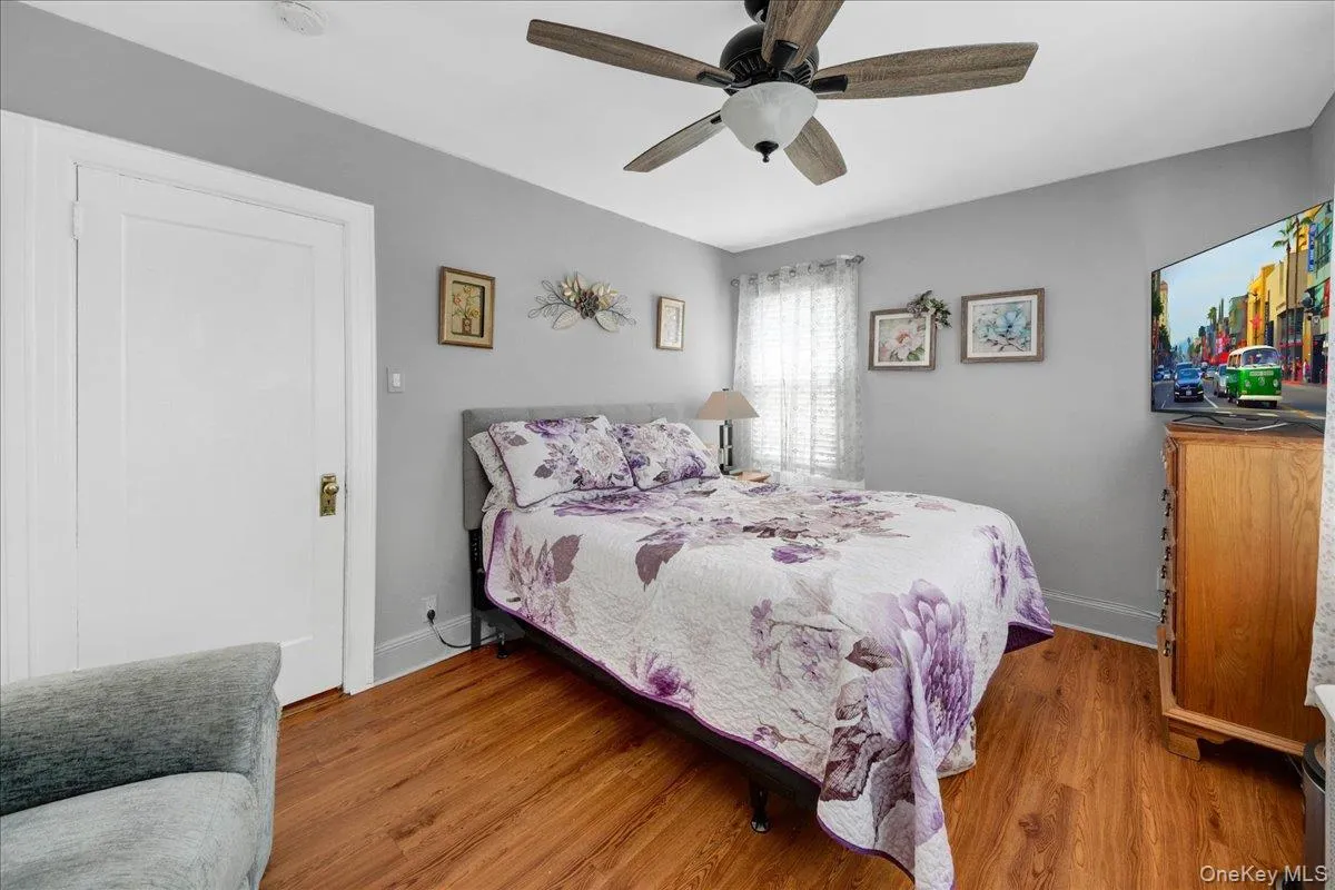 322 Logan Avenue, New York, NY, 3 Bedrooms Bedrooms, 7 Rooms Rooms,1 BathroomBathrooms,Residential,For Rent,Logan,0,1031107 322 Logan Avenue, New York, NY, 3 Bedrooms Bedrooms, 7 Rooms Rooms,1 BathroomBathrooms,Residential,For Rent,Logan,0,1031107