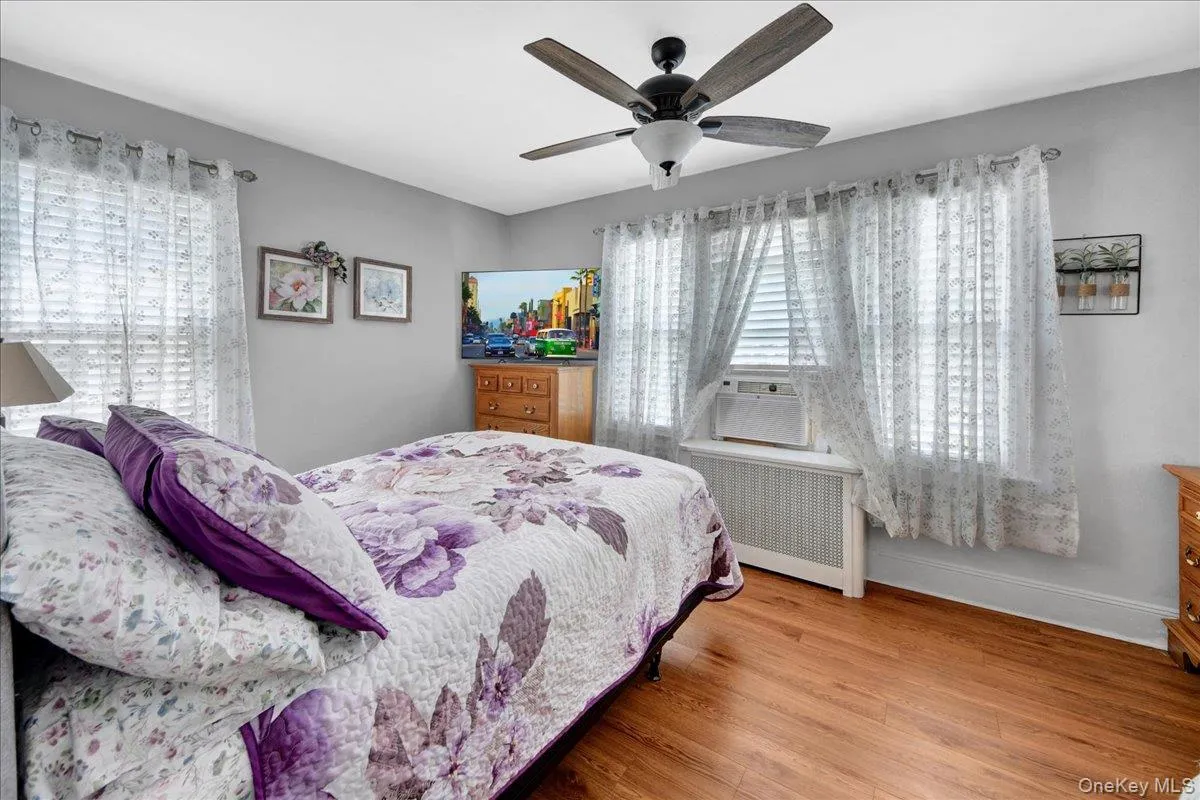 322 Logan Avenue, New York, NY, 3 Bedrooms Bedrooms, 7 Rooms Rooms,1 BathroomBathrooms,Residential,For Rent,Logan,0,1031107 322 Logan Avenue, New York, NY, 3 Bedrooms Bedrooms, 7 Rooms Rooms,1 BathroomBathrooms,Residential,For Rent,Logan,0,1031107