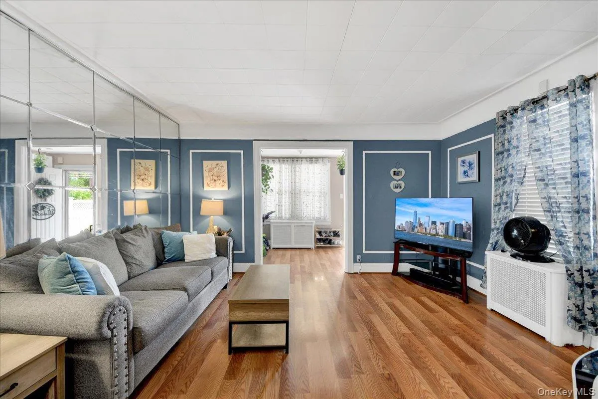 322 Logan Avenue, New York, NY, 3 Bedrooms Bedrooms, 7 Rooms Rooms,1 BathroomBathrooms,Residential,For Rent,Logan,0,1031107 322 Logan Avenue, New York, NY, 3 Bedrooms Bedrooms, 7 Rooms Rooms,1 BathroomBathrooms,Residential,For Rent,Logan,0,1031107