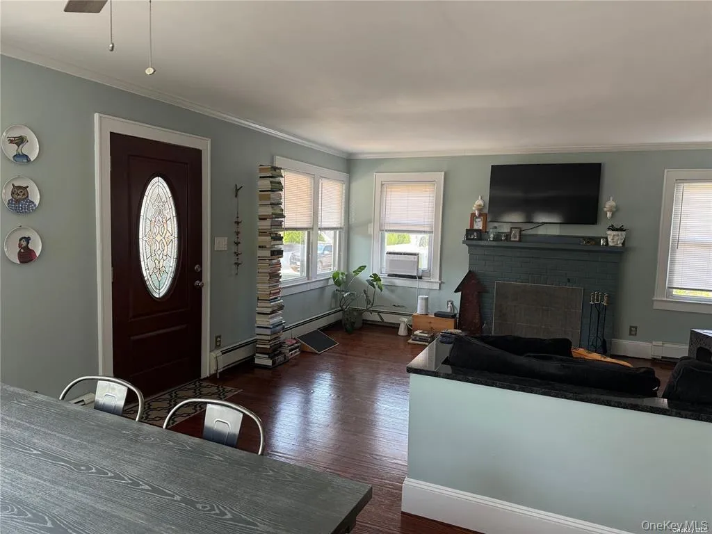 38 Clayton Avenue, Hempstead, NY, 2 Bedrooms Bedrooms, 5 Rooms Rooms,1 BathroomBathrooms,Residential Lease,For Rent,Clayton,0,1031108 38 Clayton Avenue, Hempstead, NY, 2 Bedrooms Bedrooms, 5 Rooms Rooms,1 BathroomBathrooms,Residential Lease,For Rent,Clayton,0,1031108