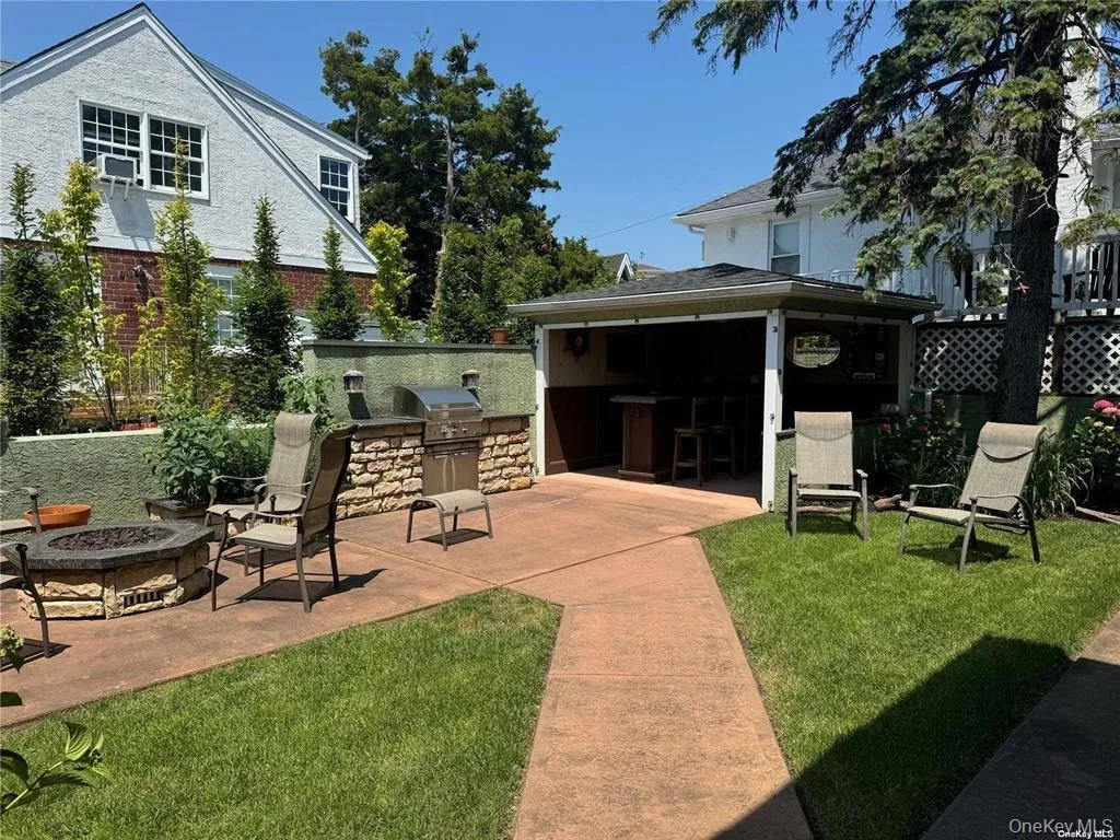 38 Clayton Avenue, Hempstead, NY, 2 Bedrooms Bedrooms, 5 Rooms Rooms,1 BathroomBathrooms,Residential Lease,For Rent,Clayton,0,1031108 38 Clayton Avenue, Hempstead, NY, 2 Bedrooms Bedrooms, 5 Rooms Rooms,1 BathroomBathrooms,Residential Lease,For Rent,Clayton,0,1031108