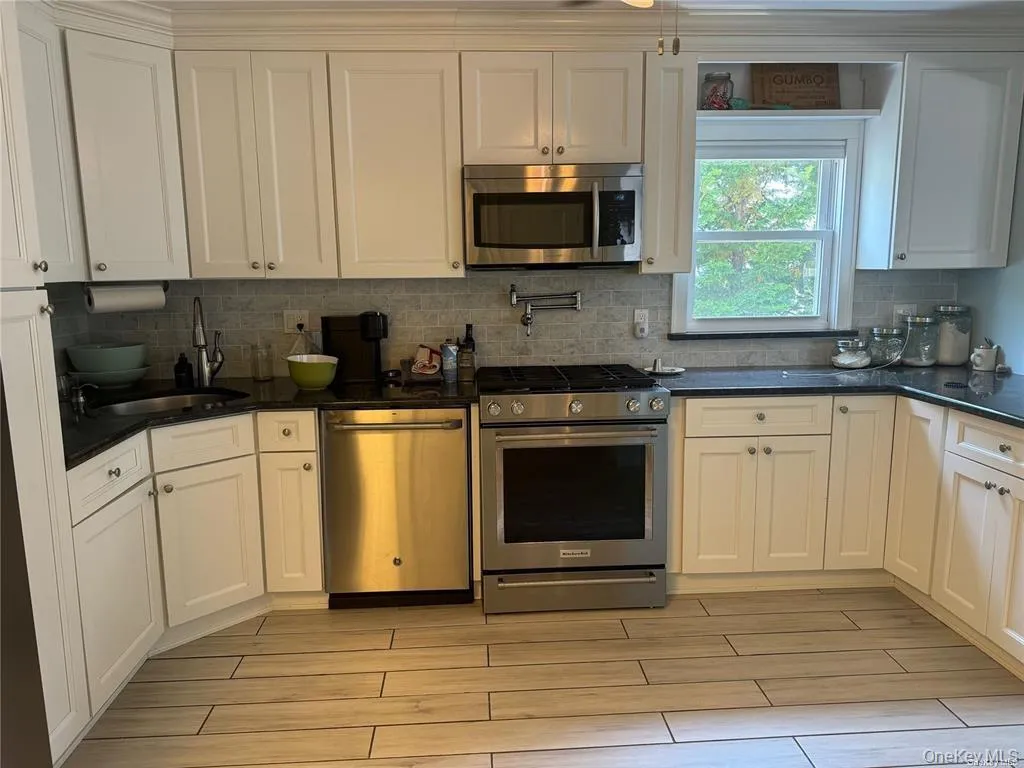38 Clayton Avenue, Hempstead, NY, 2 Bedrooms Bedrooms, 5 Rooms Rooms,1 BathroomBathrooms,Residential Lease,For Rent,Clayton,0,1031108 38 Clayton Avenue, Hempstead, NY, 2 Bedrooms Bedrooms, 5 Rooms Rooms,1 BathroomBathrooms,Residential Lease,For Rent,Clayton,0,1031108