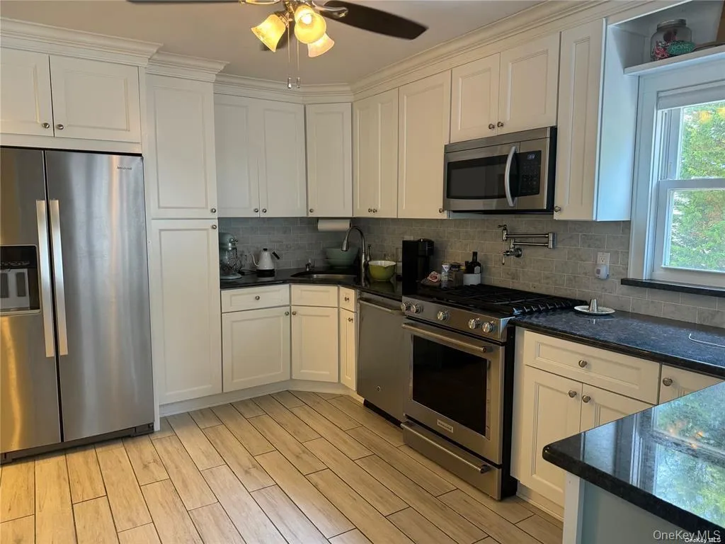 38 Clayton Avenue, Hempstead, NY, 2 Bedrooms Bedrooms, 5 Rooms Rooms,1 BathroomBathrooms,Residential Lease,For Rent,Clayton,0,1031108 38 Clayton Avenue, Hempstead, NY, 2 Bedrooms Bedrooms, 5 Rooms Rooms,1 BathroomBathrooms,Residential Lease,For Rent,Clayton,0,1031108