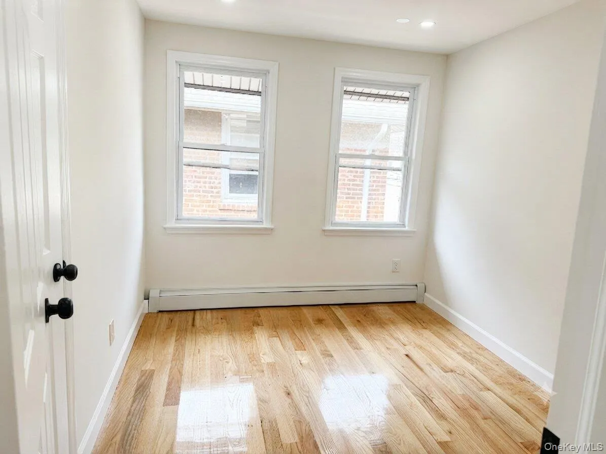 2431 Deerfield Road, New York, NY, 3 Bedrooms Bedrooms, 5 Rooms Rooms,1 BathroomBathrooms,Residential,For Rent,Deerfield,0,1031117 2431 Deerfield Road, New York, NY, 3 Bedrooms Bedrooms, 5 Rooms Rooms,1 BathroomBathrooms,Residential,For Rent,Deerfield,0,1031117