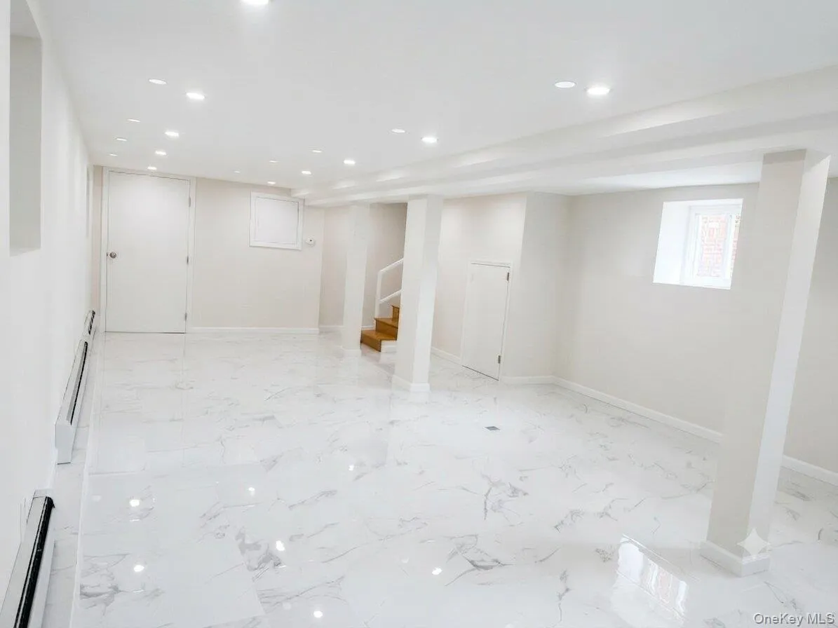 2431 Deerfield Road, New York, NY, 3 Bedrooms Bedrooms, 5 Rooms Rooms,1 BathroomBathrooms,Residential,For Rent,Deerfield,0,1031117 2431 Deerfield Road, New York, NY, 3 Bedrooms Bedrooms, 5 Rooms Rooms,1 BathroomBathrooms,Residential,For Rent,Deerfield,0,1031117