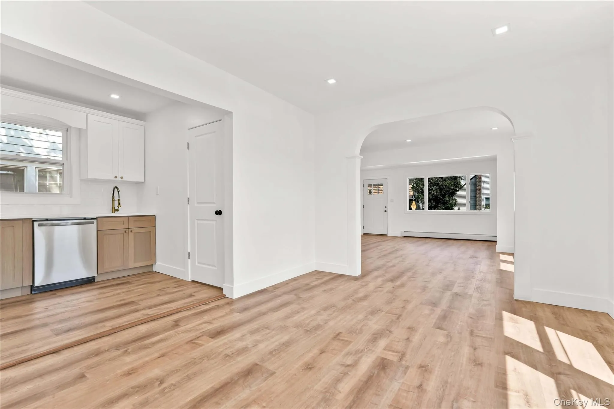 42 Satterie Avenue, Hempstead, NY, 3 Bedrooms Bedrooms, 6 Rooms Rooms,2 BathroomsBathrooms,Residential,For Rent,Satterie,0,1031118 42 Satterie Avenue, Hempstead, NY, 3 Bedrooms Bedrooms, 6 Rooms Rooms,2 BathroomsBathrooms,Residential,For Rent,Satterie,0,1031118