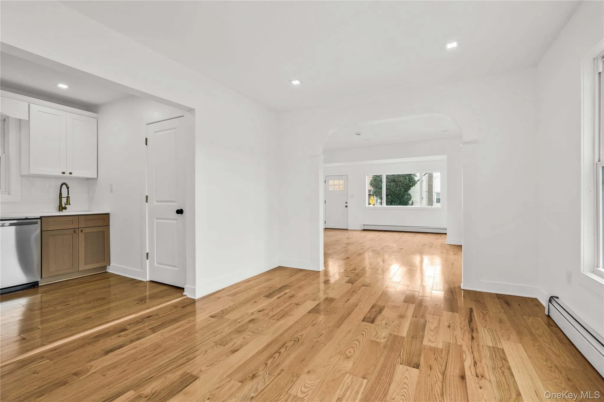 42 Satterie Avenue, Hempstead, NY, 3 Bedrooms Bedrooms, 6 Rooms Rooms,2 BathroomsBathrooms,Residential,For Rent,Satterie,0,1031118 42 Satterie Avenue, Hempstead, NY, 3 Bedrooms Bedrooms, 6 Rooms Rooms,2 BathroomsBathrooms,Residential,For Rent,Satterie,0,1031118