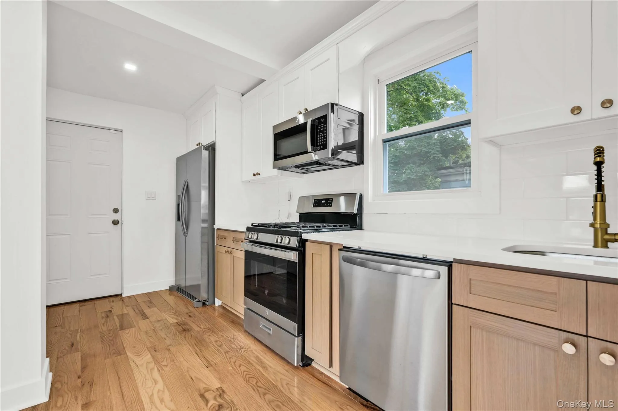 42 Satterie Avenue, Hempstead, NY, 3 Bedrooms Bedrooms, 6 Rooms Rooms,2 BathroomsBathrooms,Residential,For Rent,Satterie,0,1031118 42 Satterie Avenue, Hempstead, NY, 3 Bedrooms Bedrooms, 6 Rooms Rooms,2 BathroomsBathrooms,Residential,For Rent,Satterie,0,1031118