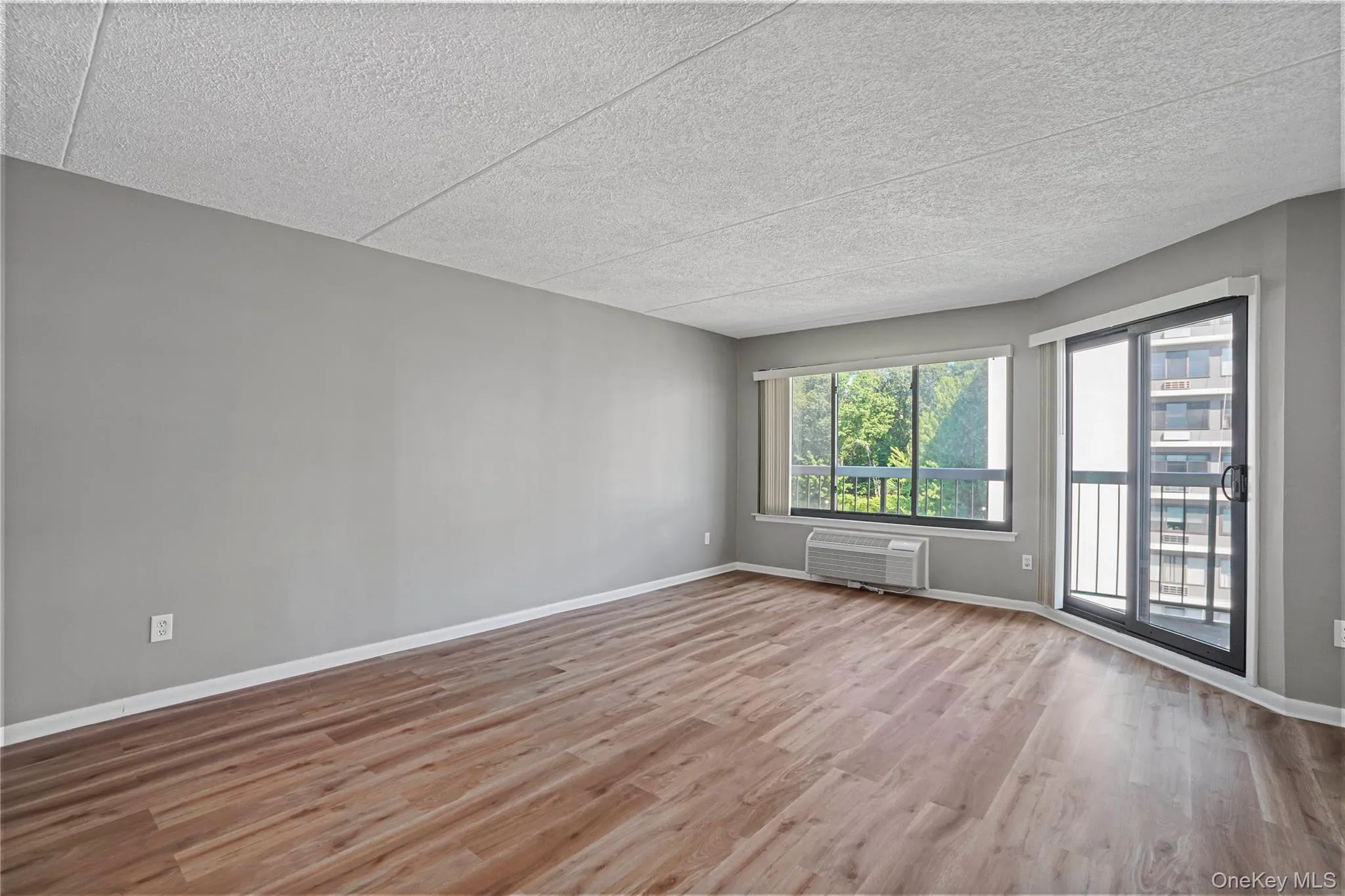 200 High Point, Greenburgh, NY, 1 Bedroom Bedrooms, 4 Rooms Rooms,1 BathroomBathrooms,Residential Lease,For Rent,High Point,0,1031119 200 High Point, Greenburgh, NY, 1 Bedroom Bedrooms, 4 Rooms Rooms,1 BathroomBathrooms,Residential Lease,For Rent,High Point,0,1031119
