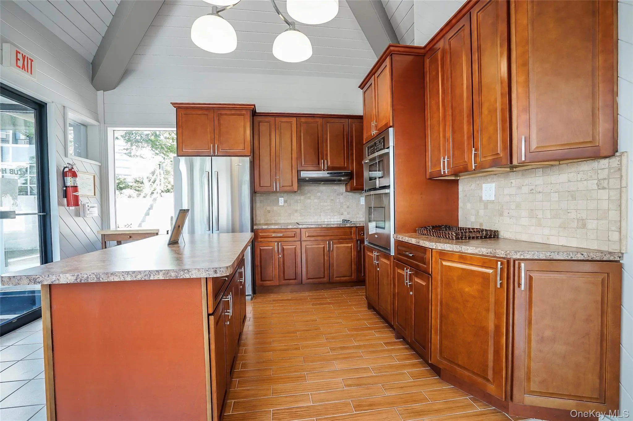 Great kitchen in the clubhouse. You could rent it for Private affairs. Great kitchen in the clubhouse. You could rent it for Private affairs.