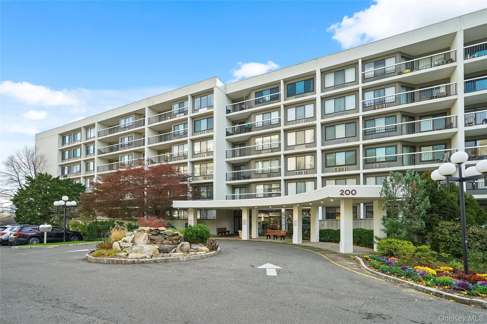 Welcome to 200 High Point Drive Welcome to 200 High Point Drive
