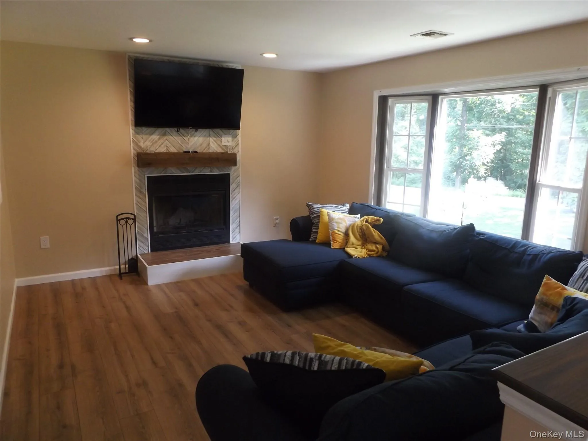 185 Ring Road, Pleasant Valley, NY, 3 Bedrooms Bedrooms, 9 Rooms Rooms,2 BathroomsBathrooms,Residential,For Rent,Ring,0,1031123 185 Ring Road, Pleasant Valley, NY, 3 Bedrooms Bedrooms, 9 Rooms Rooms,2 BathroomsBathrooms,Residential,For Rent,Ring,0,1031123