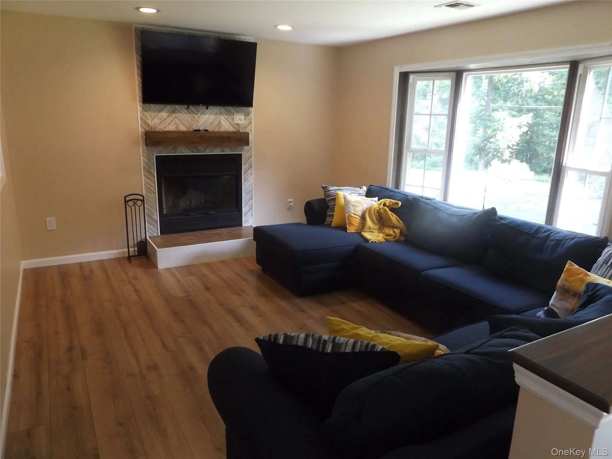 185 Ring Road, Pleasant Valley, NY, 3 Bedrooms Bedrooms, 9 Rooms Rooms,2 BathroomsBathrooms,Residential,For Rent,Ring,0,1031123 185 Ring Road, Pleasant Valley, NY, 3 Bedrooms Bedrooms, 9 Rooms Rooms,2 BathroomsBathrooms,Residential,For Rent,Ring,0,1031123