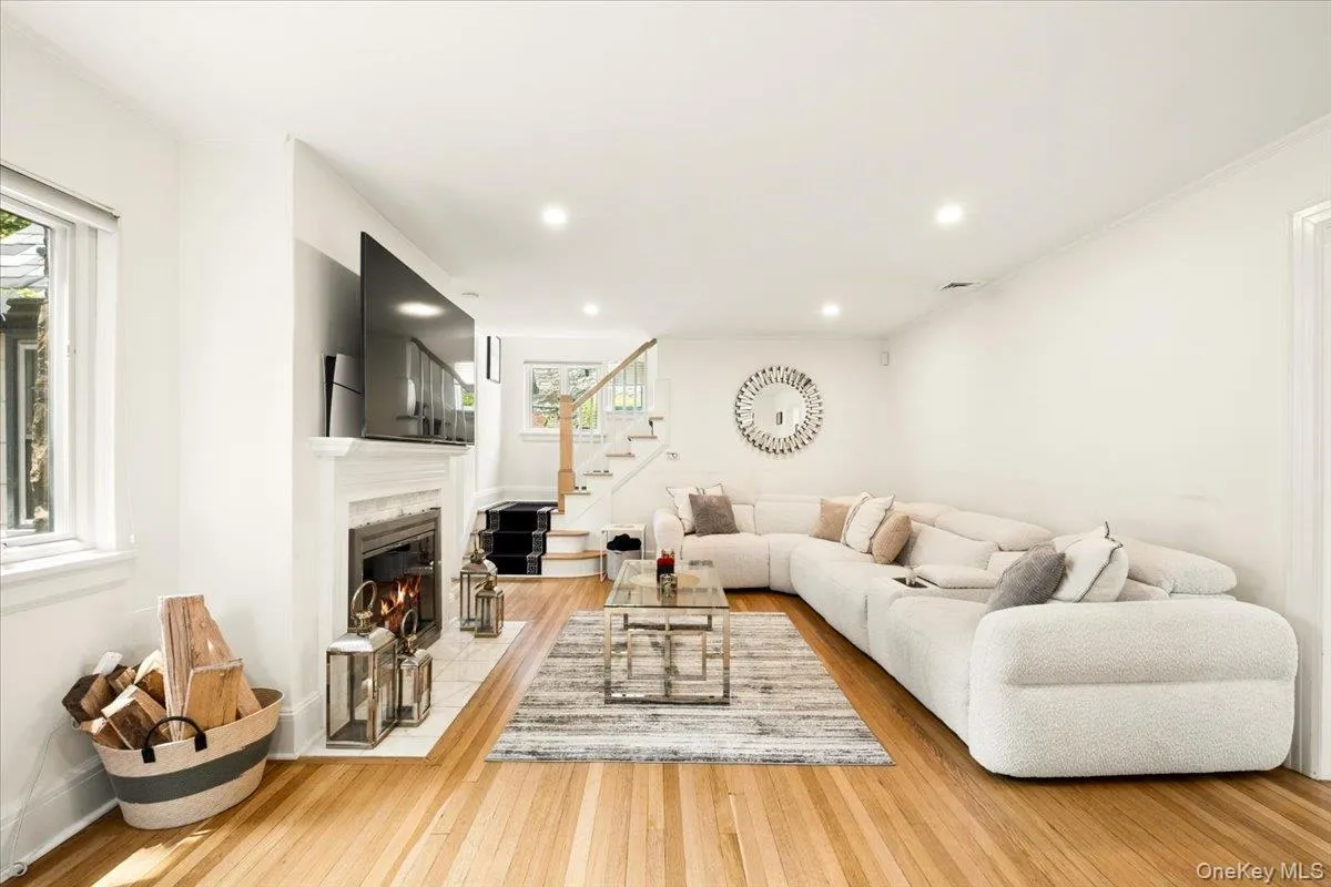 1187 Post Road, Scarsdale, NY, 4 Bedrooms Bedrooms, 9 Rooms Rooms,3 BathroomsBathrooms,Residential Lease,For Rent,Post,0,1031129 1187 Post Road, Scarsdale, NY, 4 Bedrooms Bedrooms, 9 Rooms Rooms,3 BathroomsBathrooms,Residential Lease,For Rent,Post,0,1031129