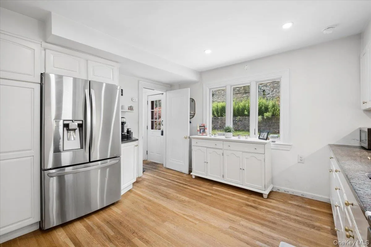 1187 Post Road, Scarsdale, NY, 4 Bedrooms Bedrooms, 9 Rooms Rooms,3 BathroomsBathrooms,Residential Lease,For Rent,Post,0,1031129 1187 Post Road, Scarsdale, NY, 4 Bedrooms Bedrooms, 9 Rooms Rooms,3 BathroomsBathrooms,Residential Lease,For Rent,Post,0,1031129
