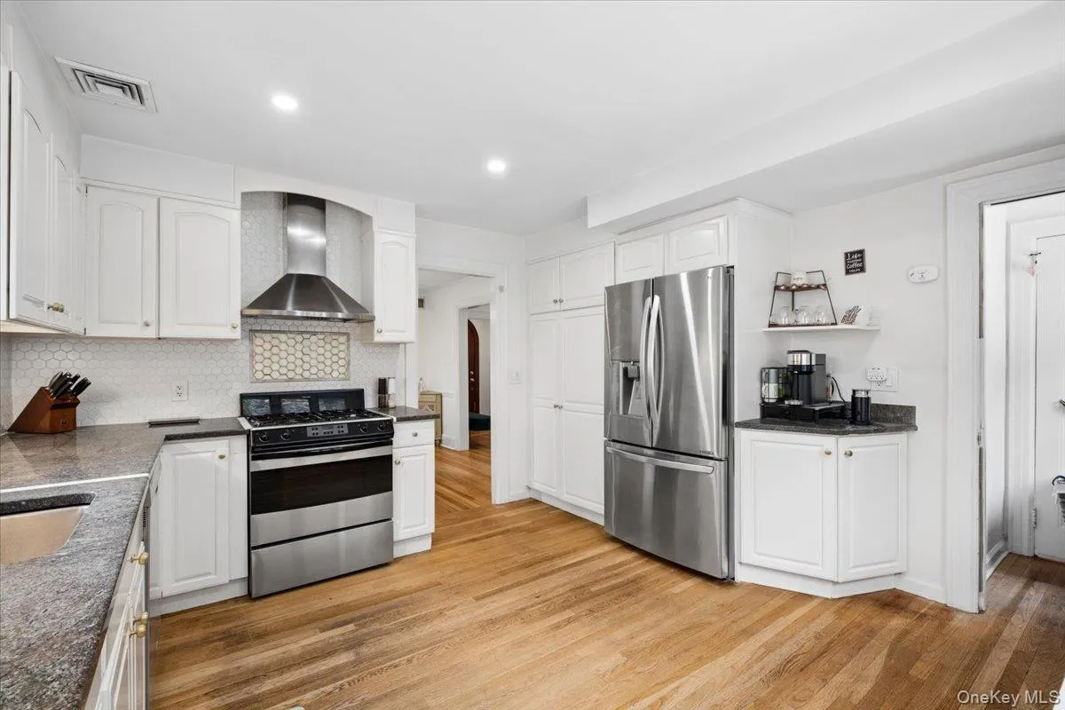 1187 Post Road, Scarsdale, NY, 4 Bedrooms Bedrooms, 9 Rooms Rooms,3 BathroomsBathrooms,Residential Lease,For Rent,Post,0,1031129 1187 Post Road, Scarsdale, NY, 4 Bedrooms Bedrooms, 9 Rooms Rooms,3 BathroomsBathrooms,Residential Lease,For Rent,Post,0,1031129