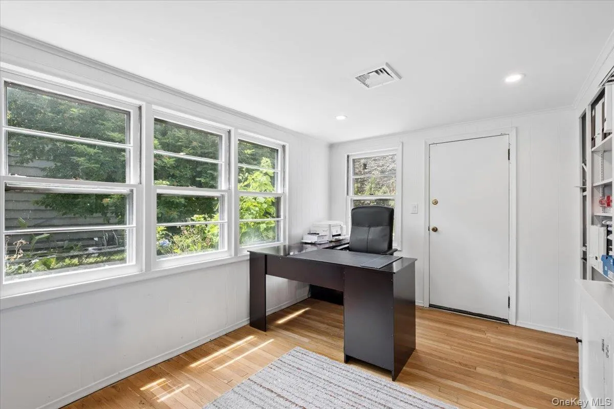 1187 Post Road, Scarsdale, NY, 4 Bedrooms Bedrooms, 9 Rooms Rooms,3 BathroomsBathrooms,Residential Lease,For Rent,Post,0,1031129 1187 Post Road, Scarsdale, NY, 4 Bedrooms Bedrooms, 9 Rooms Rooms,3 BathroomsBathrooms,Residential Lease,For Rent,Post,0,1031129