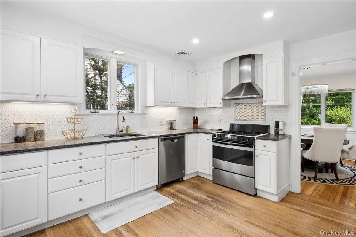 1187 Post Road, Scarsdale, NY, 4 Bedrooms Bedrooms, 9 Rooms Rooms,3 BathroomsBathrooms,Residential Lease,For Rent,Post,0,1031129 1187 Post Road, Scarsdale, NY, 4 Bedrooms Bedrooms, 9 Rooms Rooms,3 BathroomsBathrooms,Residential Lease,For Rent,Post,0,1031129
