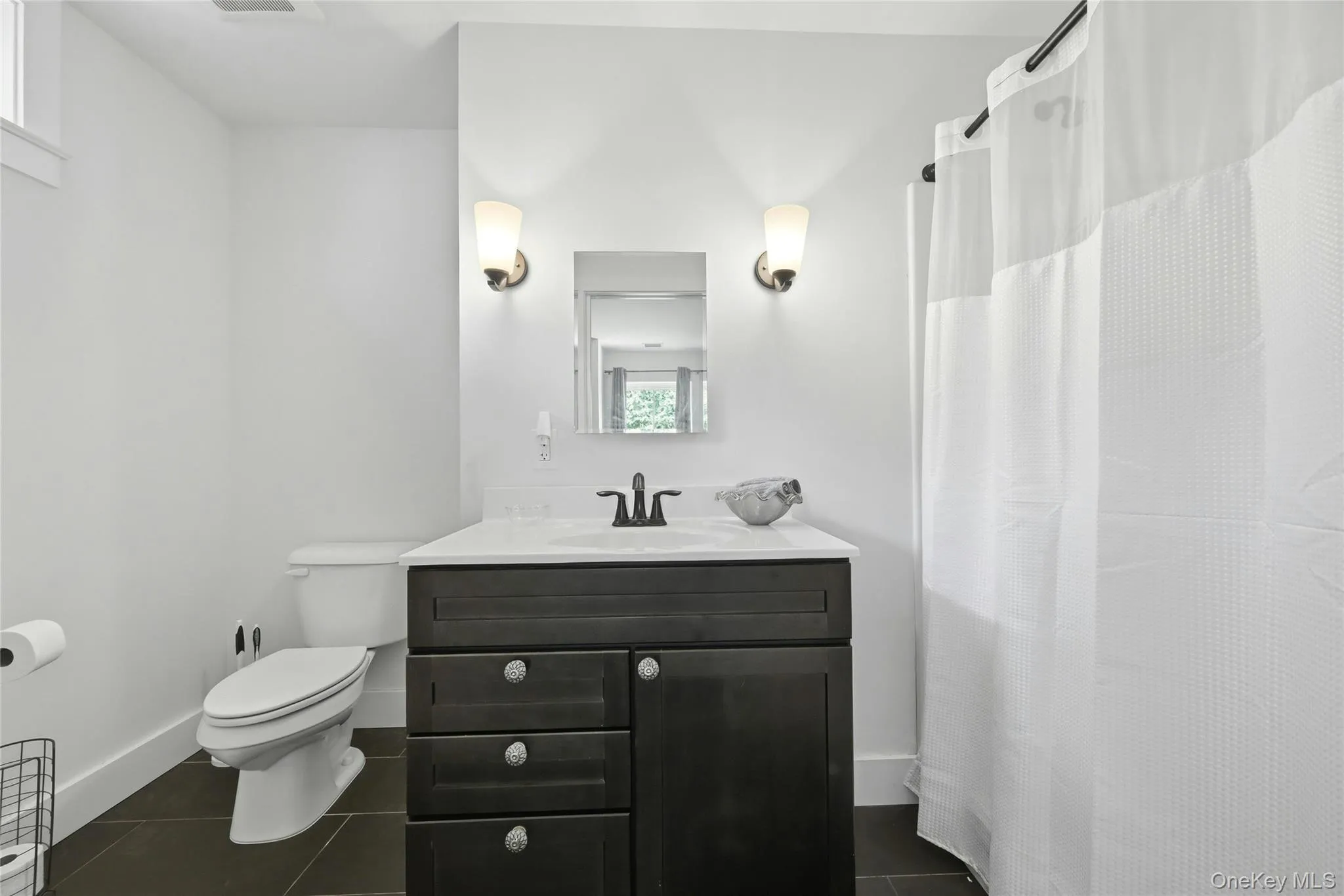 13595 Soundview Avenue, Southold, NY, 3 Bedrooms Bedrooms, 7 Rooms Rooms,2 BathroomsBathrooms,Residential Lease,For Rent,Soundview,0,1031133 13595 Soundview Avenue, Southold, NY, 3 Bedrooms Bedrooms, 7 Rooms Rooms,2 BathroomsBathrooms,Residential Lease,For Rent,Soundview,0,1031133