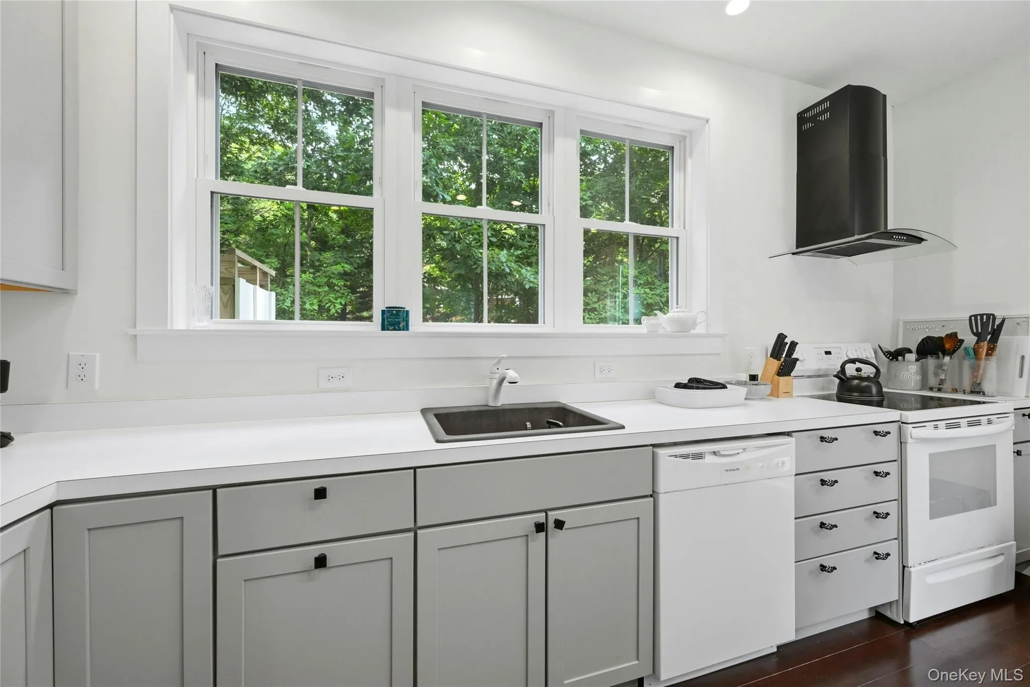 13595 Soundview Avenue, Southold, NY, 3 Bedrooms Bedrooms, 7 Rooms Rooms,2 BathroomsBathrooms,Residential Lease,For Rent,Soundview,0,1031133 13595 Soundview Avenue, Southold, NY, 3 Bedrooms Bedrooms, 7 Rooms Rooms,2 BathroomsBathrooms,Residential Lease,For Rent,Soundview,0,1031133