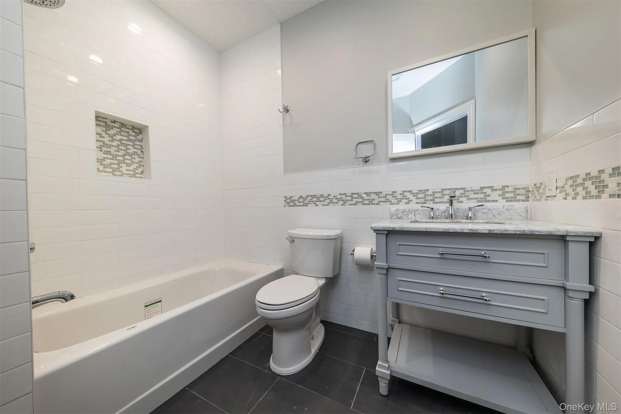 57 Earle Ave, Hempstead, NY, 3 Bedrooms Bedrooms, 7 Rooms Rooms,1 BathroomBathrooms,Residential Lease,For Rent,Ave,0,1031135 57 Earle Ave, Hempstead, NY, 3 Bedrooms Bedrooms, 7 Rooms Rooms,1 BathroomBathrooms,Residential Lease,For Rent,Ave,0,1031135