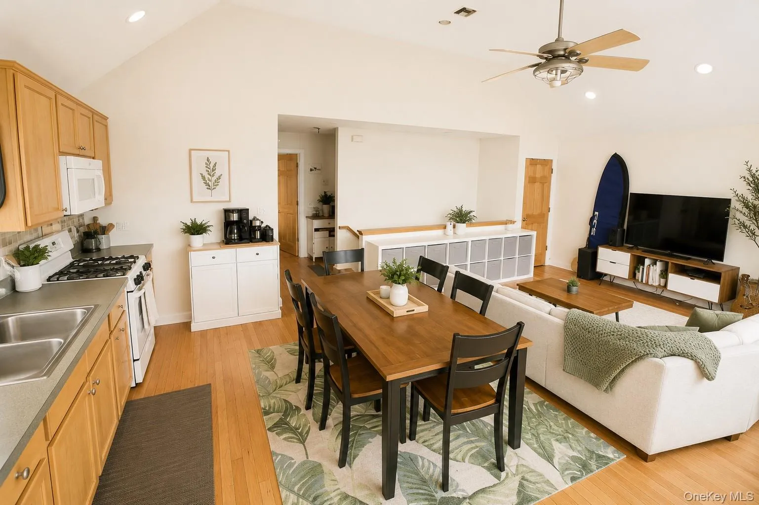 649 Park Avenue, Long Beach, NY, 2 Bedrooms Bedrooms, 6 Rooms Rooms,1 BathroomBathrooms,Residential Lease,For Rent,Park,0,1031139 649 Park Avenue, Long Beach, NY, 2 Bedrooms Bedrooms, 6 Rooms Rooms,1 BathroomBathrooms,Residential Lease,For Rent,Park,0,1031139
