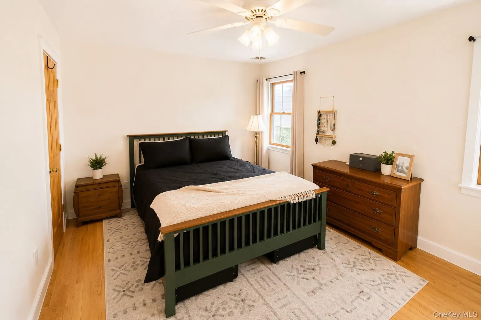 649 Park Avenue, Long Beach, NY, 2 Bedrooms Bedrooms, 6 Rooms Rooms,1 BathroomBathrooms,Residential Lease,For Rent,Park,0,1031139 649 Park Avenue, Long Beach, NY, 2 Bedrooms Bedrooms, 6 Rooms Rooms,1 BathroomBathrooms,Residential Lease,For Rent,Park,0,1031139