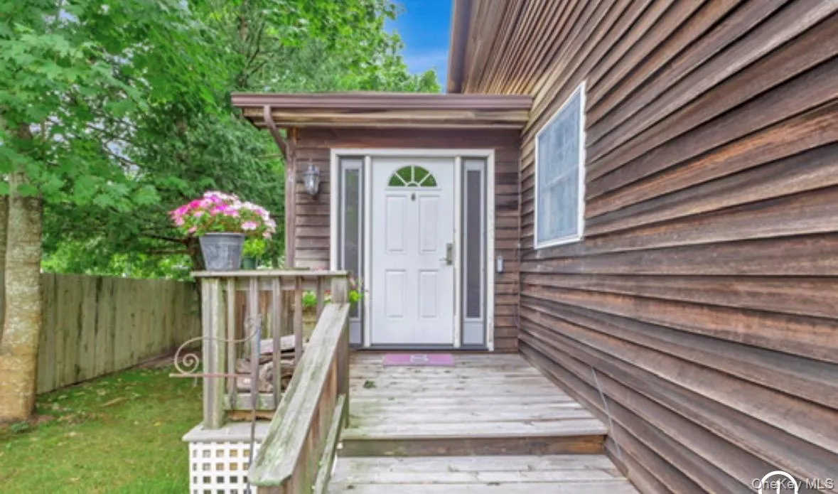 27 Depot Road, Southampton, New York 11978