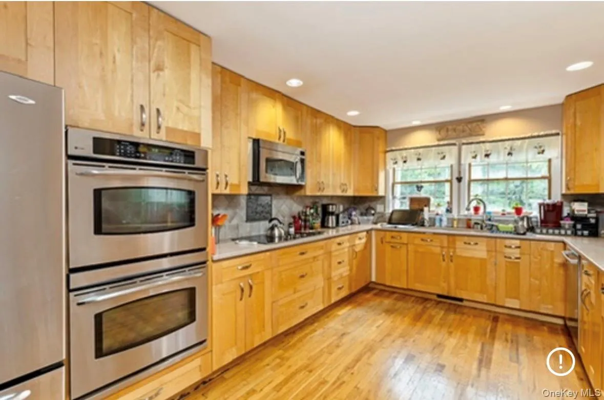 27 Depot Road, Southampton, New York 11978
