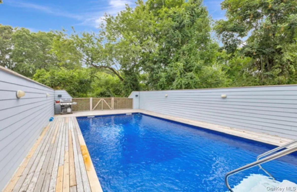 27 Depot Road, Southampton, New York 11978