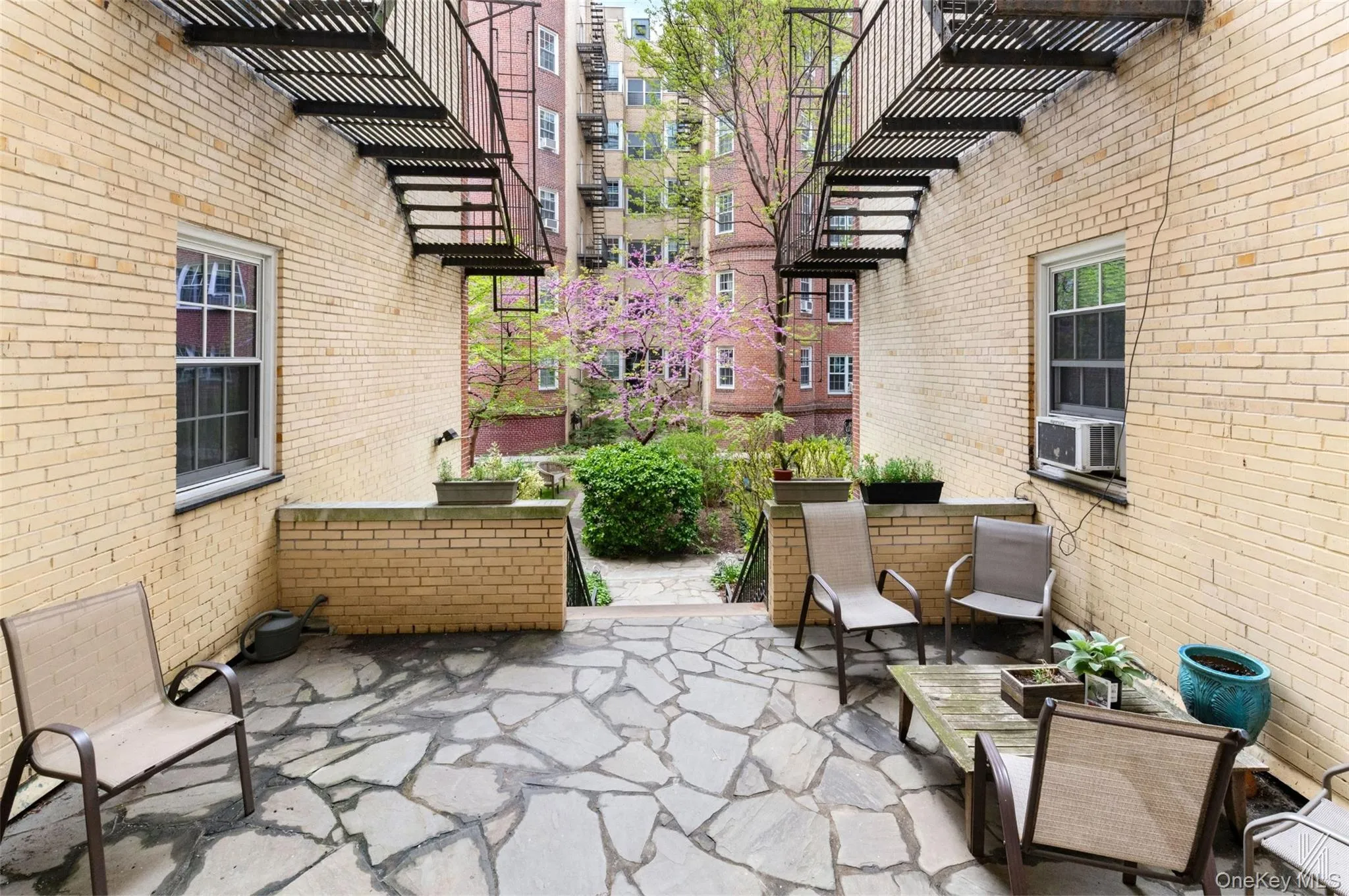 35-24 78th Street, New York, NY, 2 Rooms Rooms,1 BathroomBathrooms,Residential,For Rent,78th,0,1031143 35-24 78th Street, New York, NY, 2 Rooms Rooms,1 BathroomBathrooms,Residential,For Rent,78th,0,1031143
