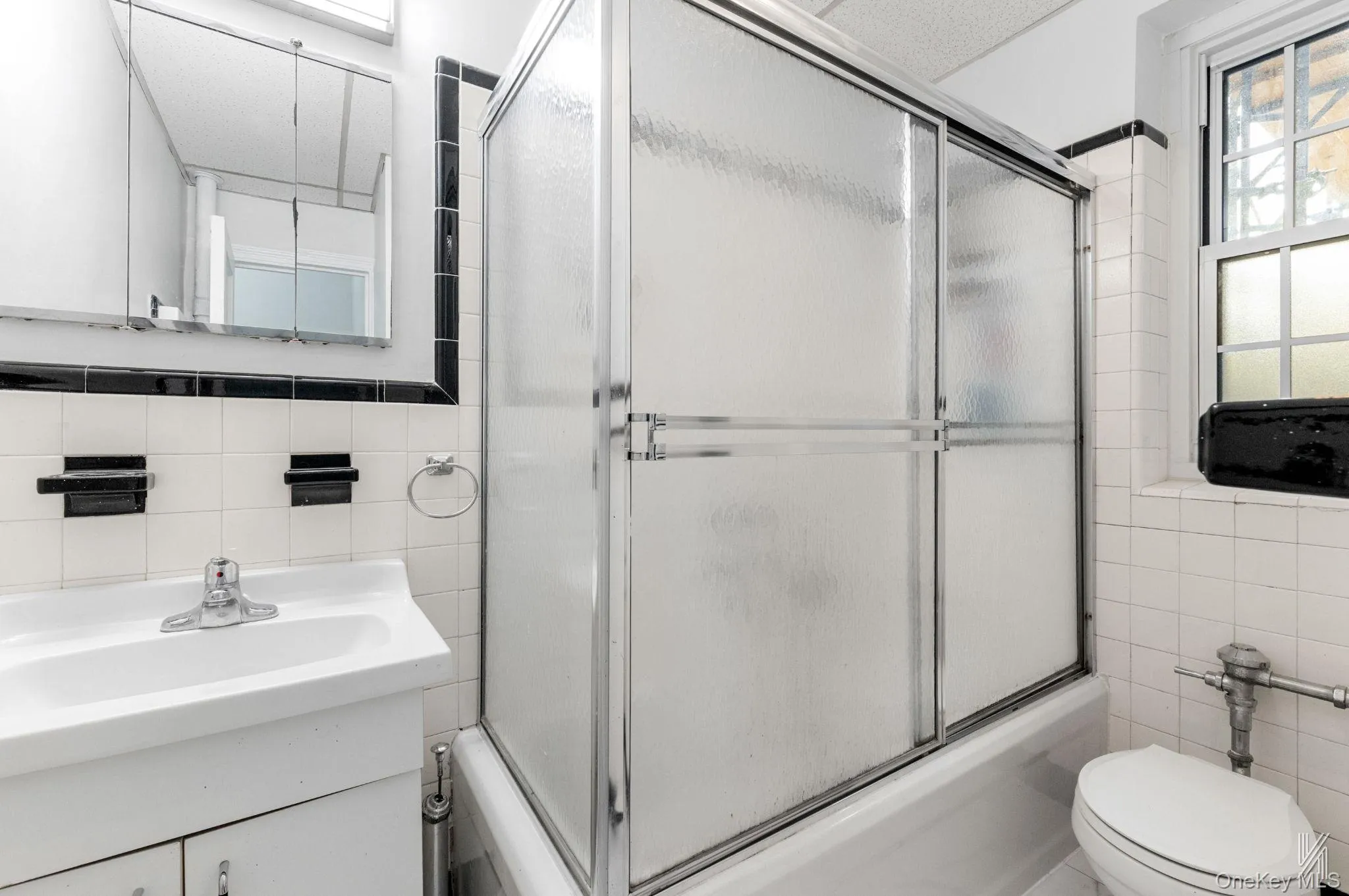 35-24 78th Street, New York, NY, 2 Rooms Rooms,1 BathroomBathrooms,Residential,For Rent,78th,0,1031143 35-24 78th Street, New York, NY, 2 Rooms Rooms,1 BathroomBathrooms,Residential,For Rent,78th,0,1031143