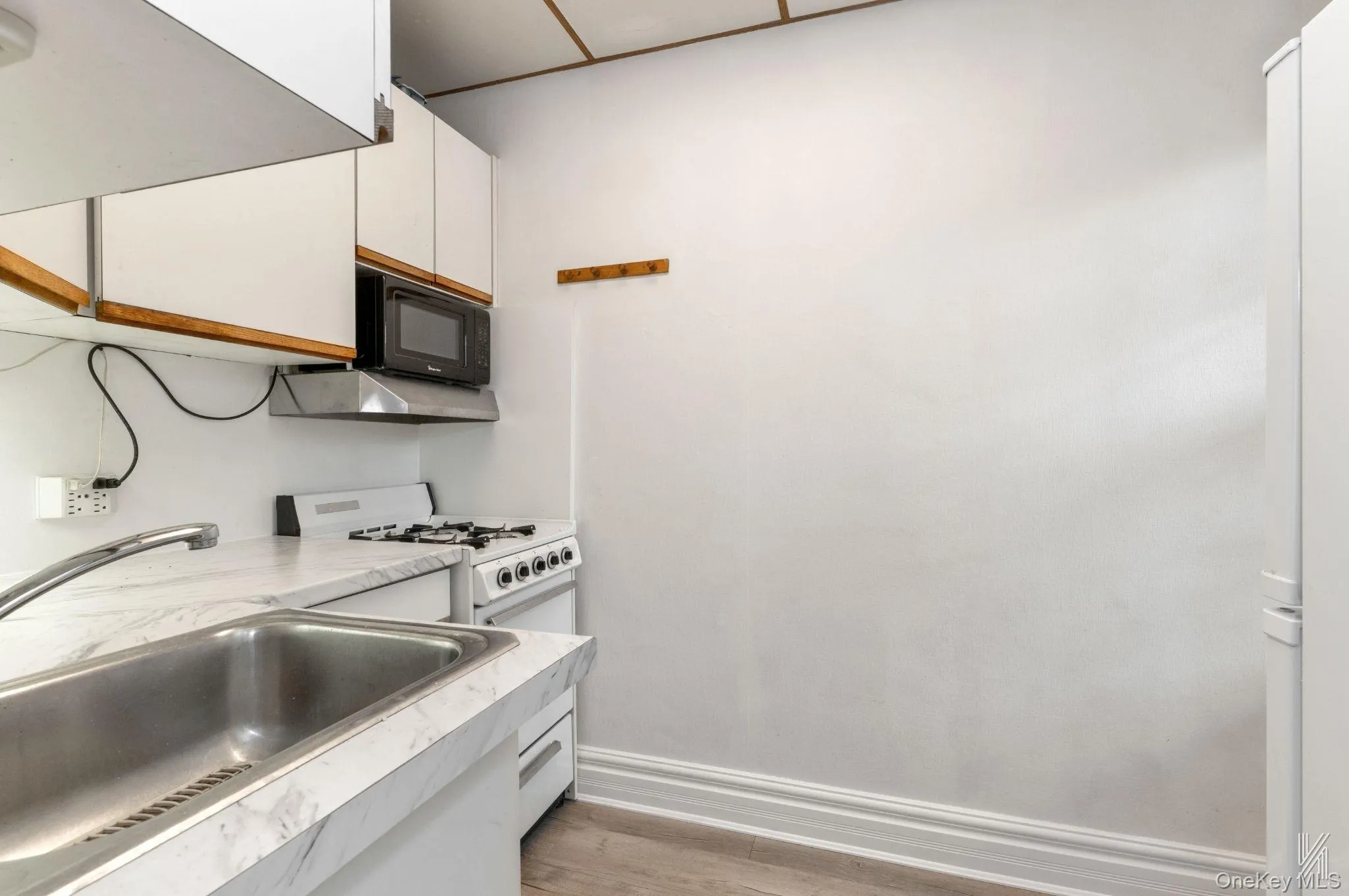 35-24 78th Street, New York, NY, 2 Rooms Rooms,1 BathroomBathrooms,Residential,For Rent,78th,0,1031143 35-24 78th Street, New York, NY, 2 Rooms Rooms,1 BathroomBathrooms,Residential,For Rent,78th,0,1031143