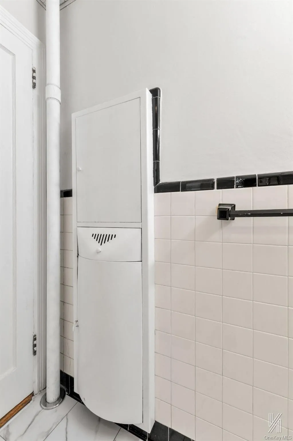 35-24 78th Street, New York, NY, 2 Rooms Rooms,1 BathroomBathrooms,Residential,For Rent,78th,0,1031143 35-24 78th Street, New York, NY, 2 Rooms Rooms,1 BathroomBathrooms,Residential,For Rent,78th,0,1031143