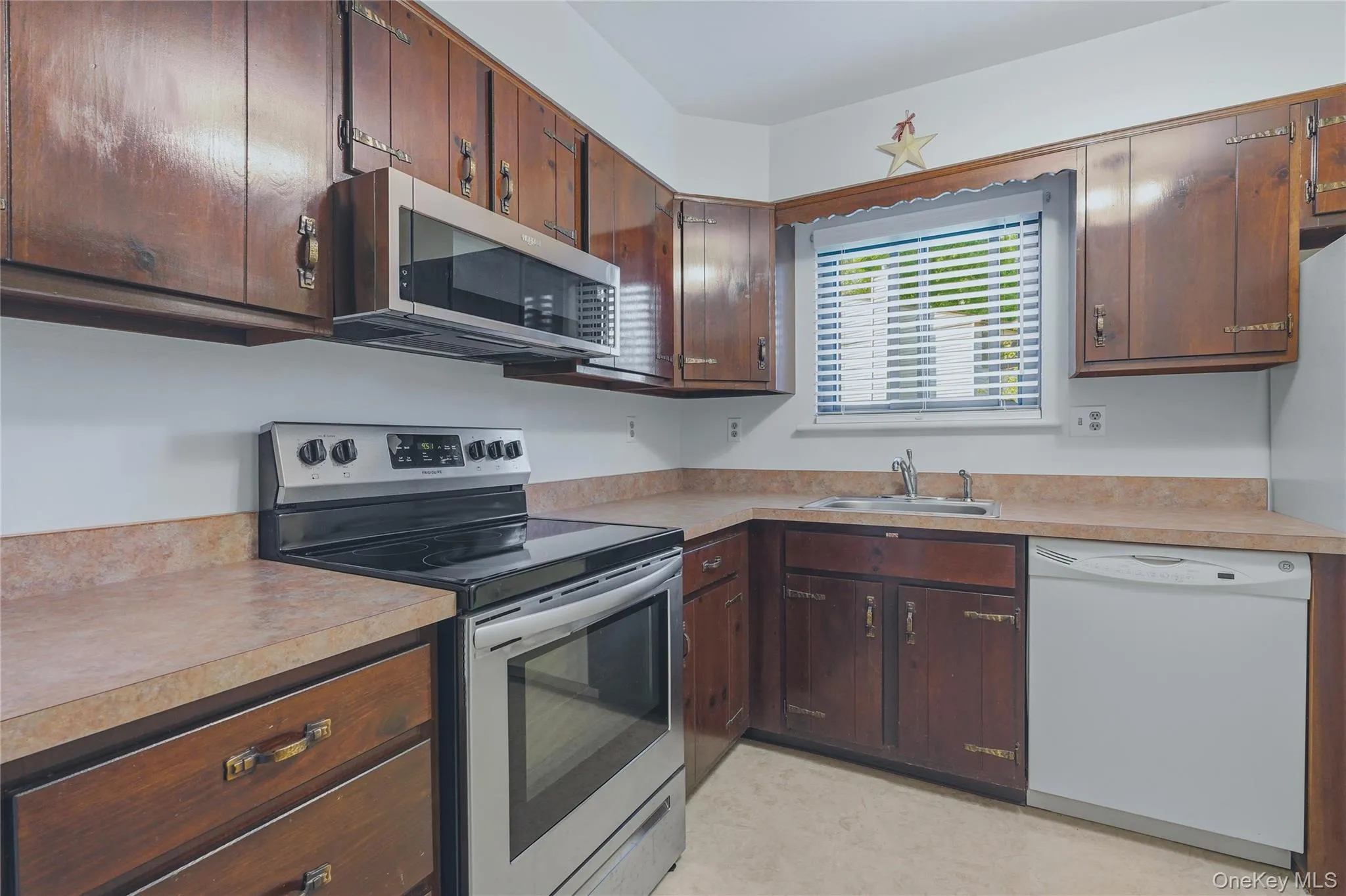 267 Village Court, Kingston, NY, 2 Bedrooms Bedrooms, 4 Rooms Rooms,1 BathroomBathrooms,Residential,For Rent,Village,0,1031153 267 Village Court, Kingston, NY, 2 Bedrooms Bedrooms, 4 Rooms Rooms,1 BathroomBathrooms,Residential,For Rent,Village,0,1031153