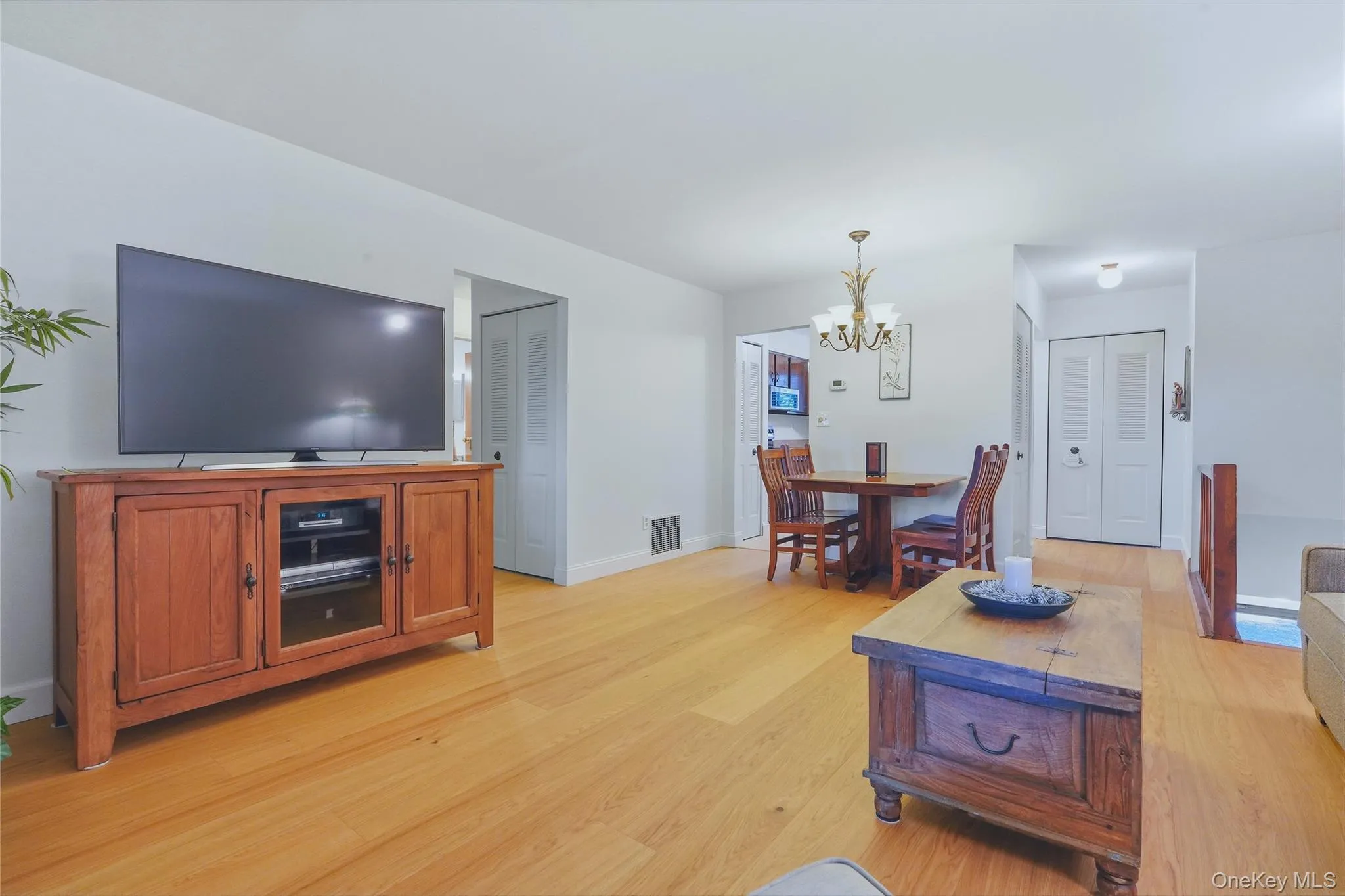 267 Village Court, Kingston, NY, 2 Bedrooms Bedrooms, 4 Rooms Rooms,1 BathroomBathrooms,Residential,For Rent,Village,0,1031153 267 Village Court, Kingston, NY, 2 Bedrooms Bedrooms, 4 Rooms Rooms,1 BathroomBathrooms,Residential,For Rent,Village,0,1031153