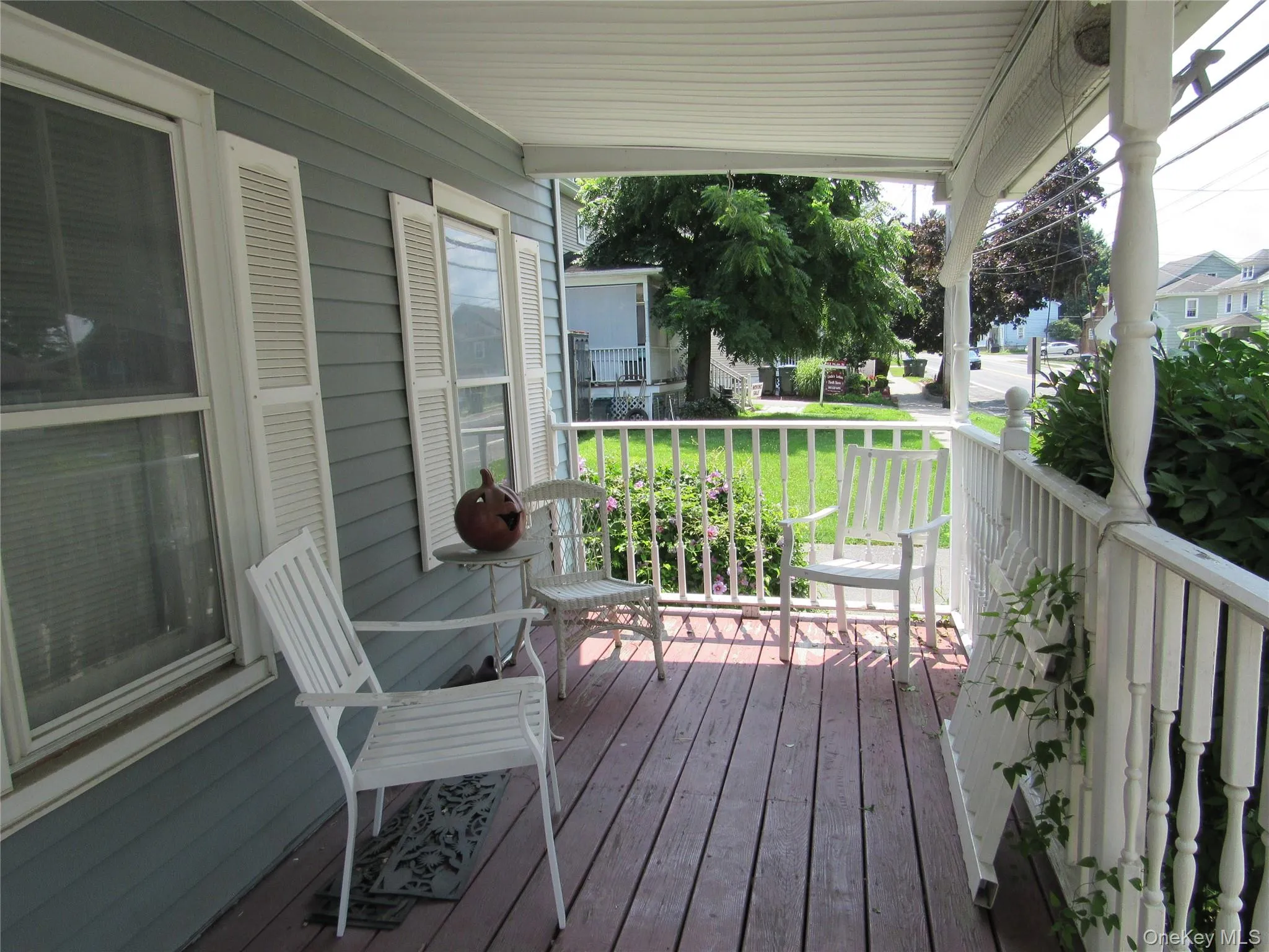 Welcoming Front Porch Welcoming Front Porch