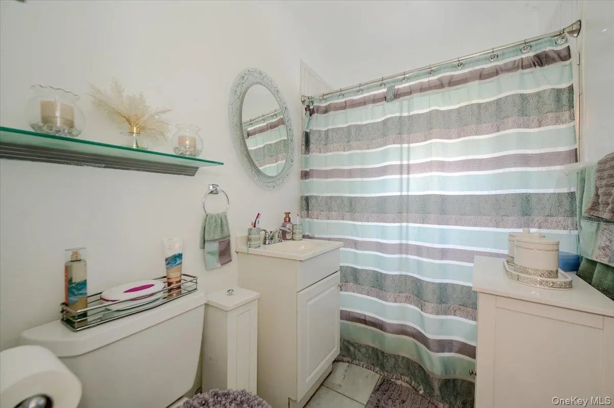 1912 Hunt Avenue, New York, NY, 4 Bedrooms Bedrooms, 9 Rooms Rooms,2 BathroomsBathrooms,Residential,For Rent,Hunt,0,1031157 1912 Hunt Avenue, New York, NY, 4 Bedrooms Bedrooms, 9 Rooms Rooms,2 BathroomsBathrooms,Residential,For Rent,Hunt,0,1031157