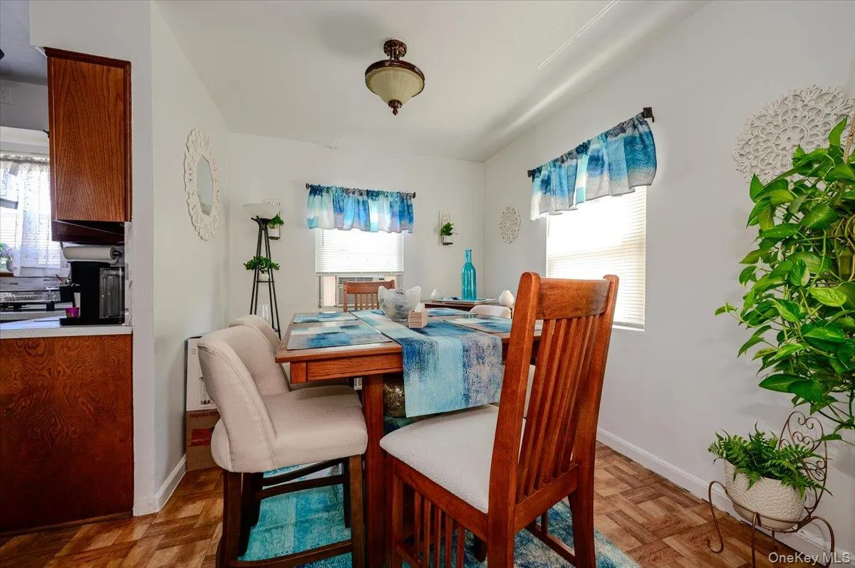 1912 Hunt Avenue, New York, NY, 4 Bedrooms Bedrooms, 9 Rooms Rooms,2 BathroomsBathrooms,Residential,For Rent,Hunt,0,1031157 1912 Hunt Avenue, New York, NY, 4 Bedrooms Bedrooms, 9 Rooms Rooms,2 BathroomsBathrooms,Residential,For Rent,Hunt,0,1031157
