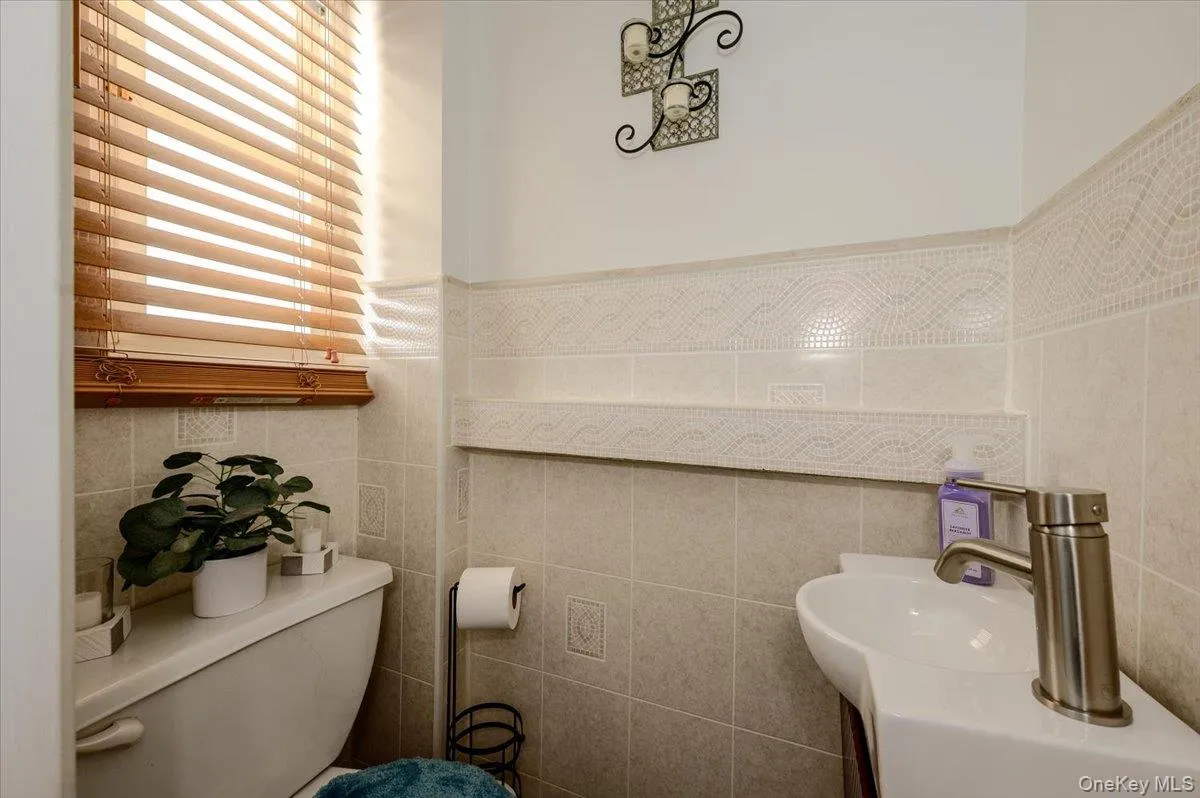 1912 Hunt Avenue, New York, NY, 4 Bedrooms Bedrooms, 9 Rooms Rooms,2 BathroomsBathrooms,Residential,For Rent,Hunt,0,1031157 1912 Hunt Avenue, New York, NY, 4 Bedrooms Bedrooms, 9 Rooms Rooms,2 BathroomsBathrooms,Residential,For Rent,Hunt,0,1031157