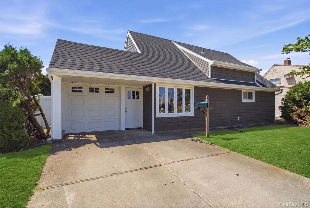 56 Summer Lane, Oyster Bay, NY, 4 Bedrooms Bedrooms, 7 Rooms Rooms,2 BathroomsBathrooms,Residential,For Rent,Summer,0,1031167 56 Summer Lane, Oyster Bay, NY, 4 Bedrooms Bedrooms, 7 Rooms Rooms,2 BathroomsBathrooms,Residential,For Rent,Summer,0,1031167