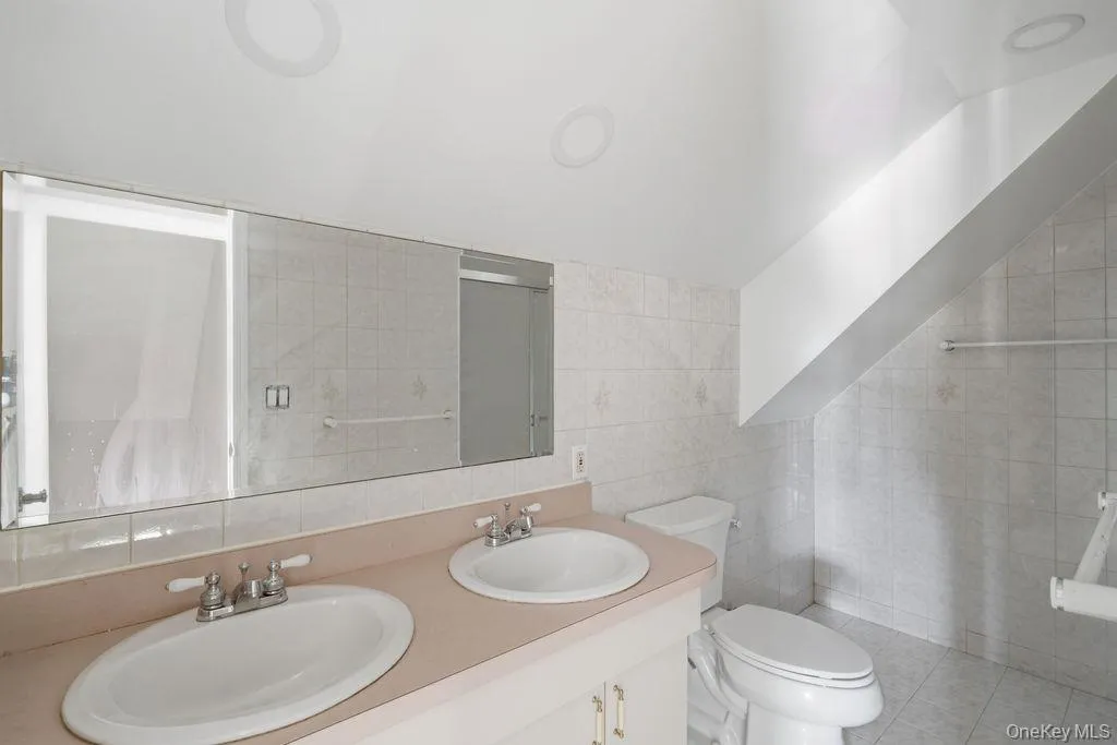 56 Summer Lane, Oyster Bay, NY, 4 Bedrooms Bedrooms, 7 Rooms Rooms,2 BathroomsBathrooms,Residential,For Rent,Summer,0,1031167 56 Summer Lane, Oyster Bay, NY, 4 Bedrooms Bedrooms, 7 Rooms Rooms,2 BathroomsBathrooms,Residential,For Rent,Summer,0,1031167