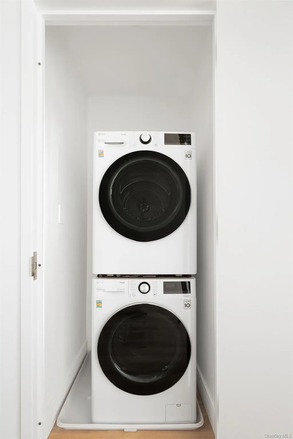 2815 35th Street, New York, NY, 1 Bedroom Bedrooms, 2 Rooms Rooms,1 BathroomBathrooms,Residential Lease,For Rent,35th,0,1031170 2815 35th Street, New York, NY, 1 Bedroom Bedrooms, 2 Rooms Rooms,1 BathroomBathrooms,Residential Lease,For Rent,35th,0,1031170