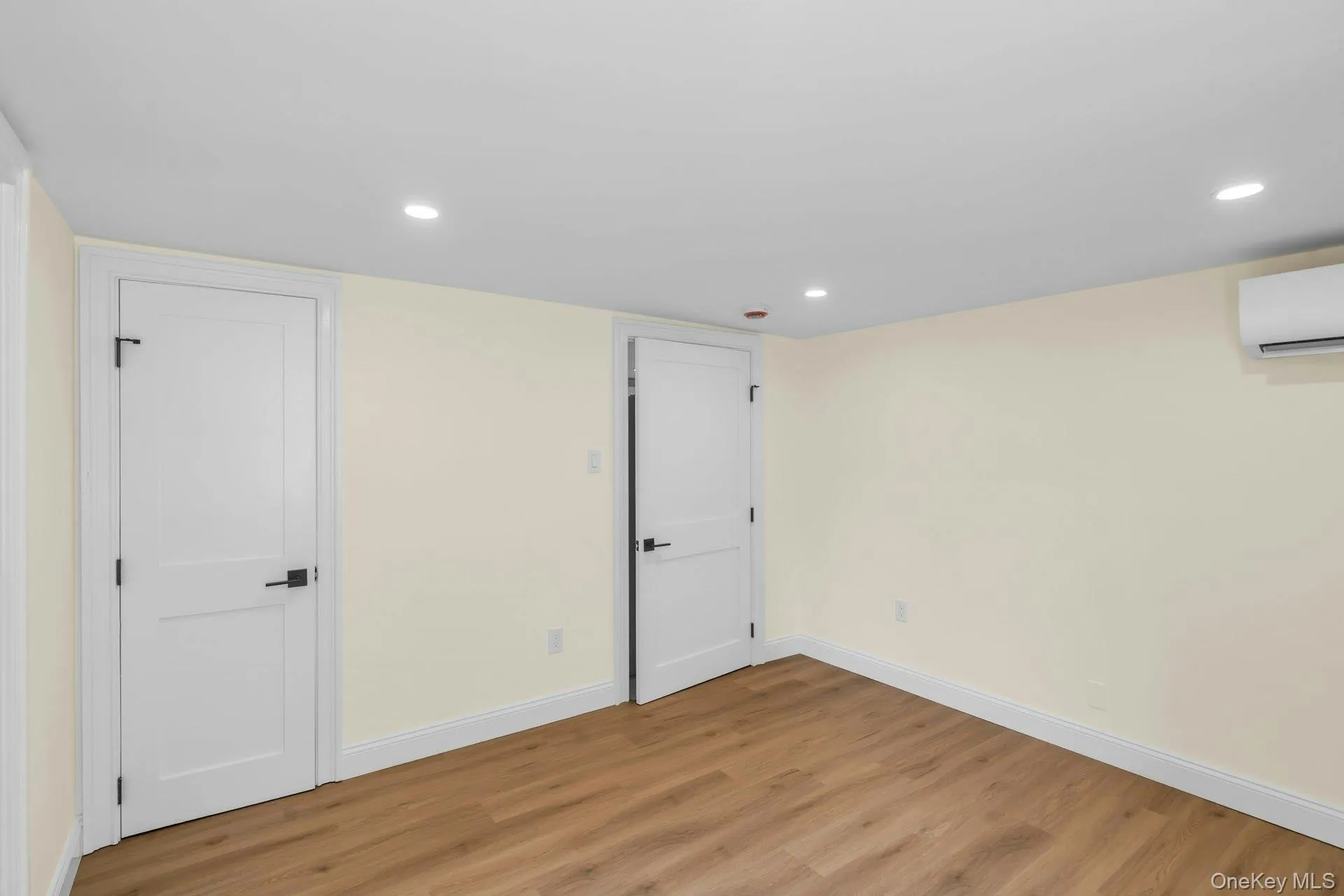 69 Edgewood Road, North Hempstead, NY, 2 Bedrooms Bedrooms, 5 Rooms Rooms,1 BathroomBathrooms,Residential Lease,For Rent,Edgewood,0,1031184 69 Edgewood Road, North Hempstead, NY, 2 Bedrooms Bedrooms, 5 Rooms Rooms,1 BathroomBathrooms,Residential Lease,For Rent,Edgewood,0,1031184