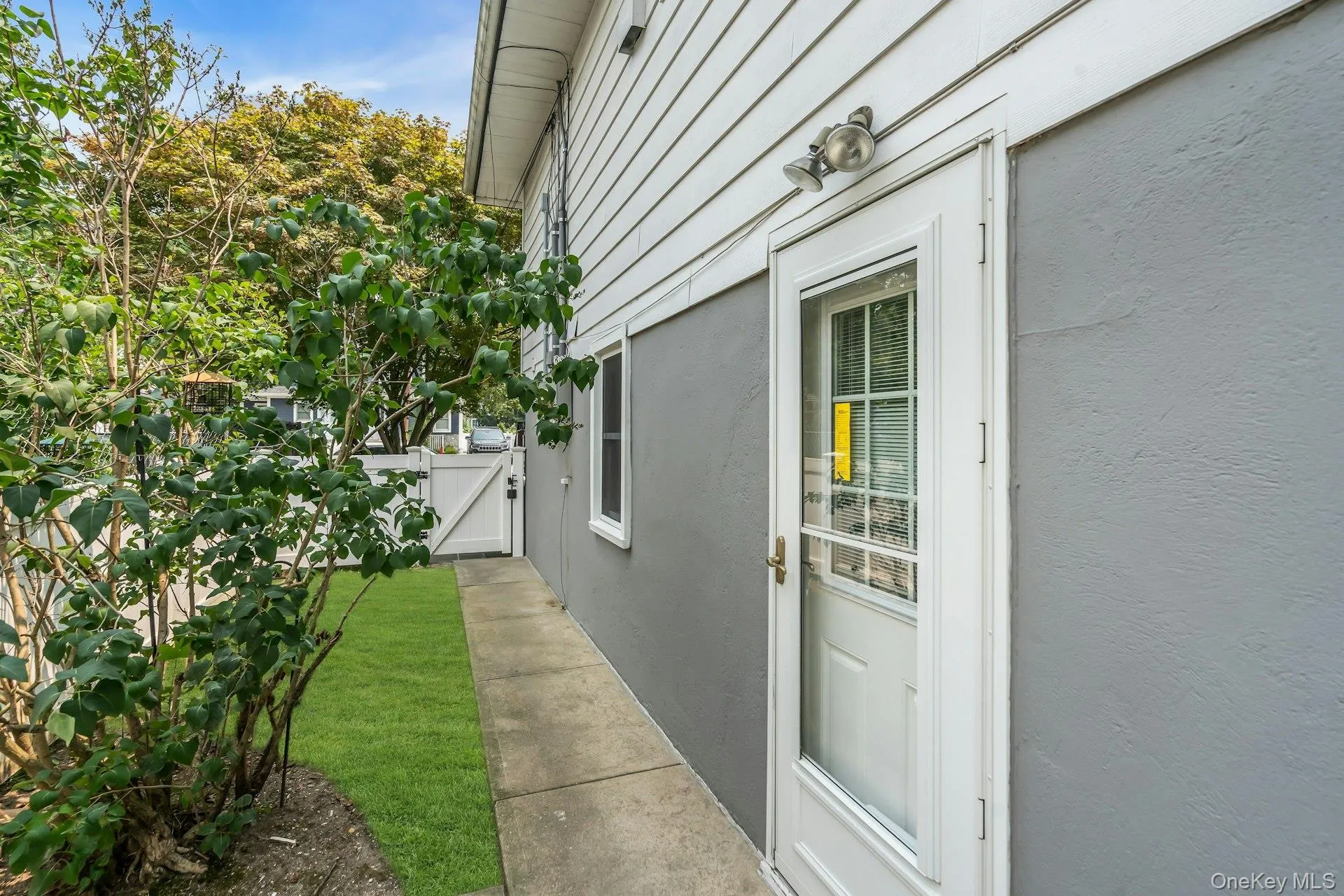 69 Edgewood Road, North Hempstead, NY, 2 Bedrooms Bedrooms, 5 Rooms Rooms,1 BathroomBathrooms,Residential Lease,For Rent,Edgewood,0,1031184 69 Edgewood Road, North Hempstead, NY, 2 Bedrooms Bedrooms, 5 Rooms Rooms,1 BathroomBathrooms,Residential Lease,For Rent,Edgewood,0,1031184