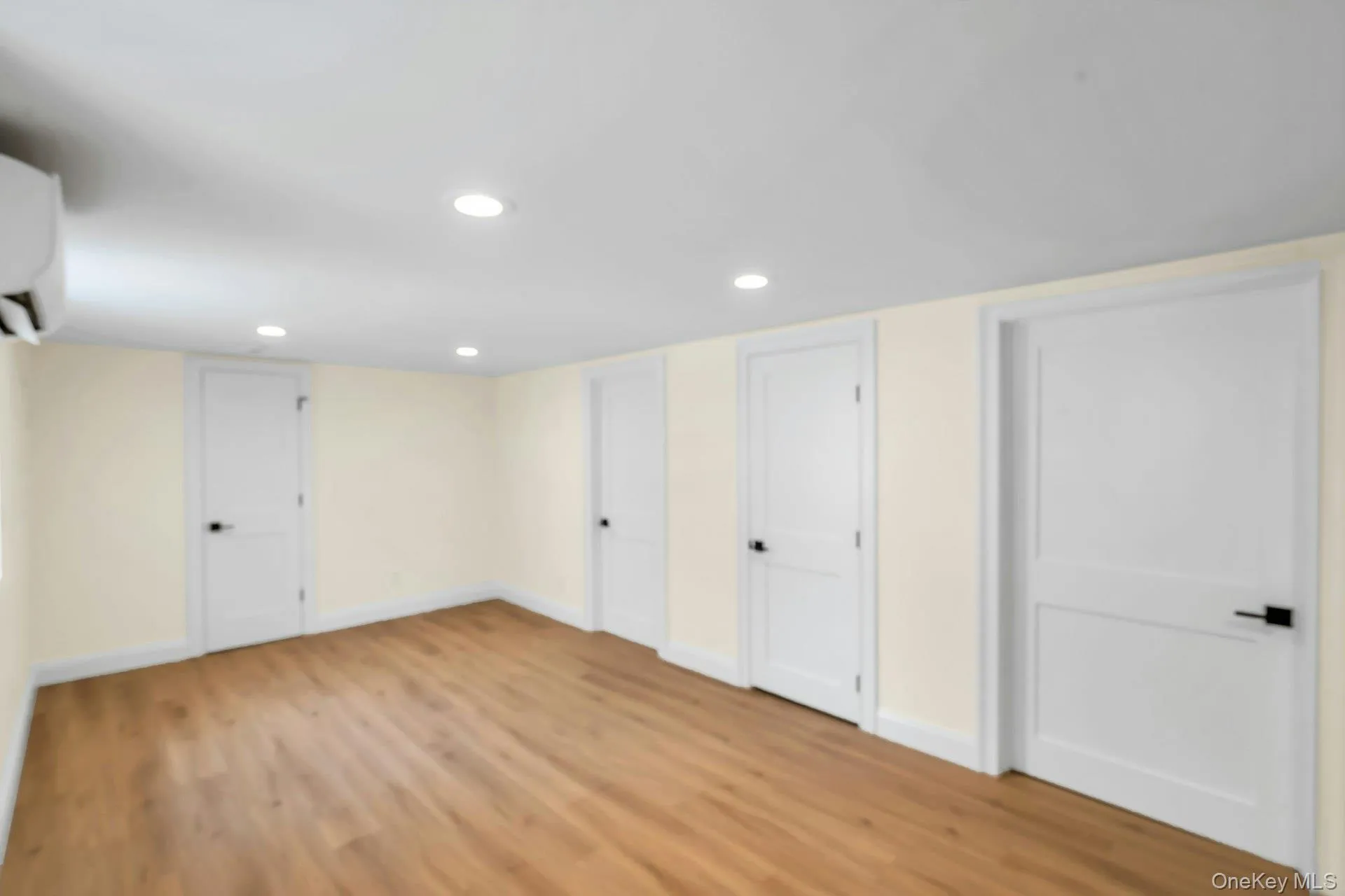 69 Edgewood Road, North Hempstead, NY, 2 Bedrooms Bedrooms, 5 Rooms Rooms,1 BathroomBathrooms,Residential Lease,For Rent,Edgewood,0,1031184 69 Edgewood Road, North Hempstead, NY, 2 Bedrooms Bedrooms, 5 Rooms Rooms,1 BathroomBathrooms,Residential Lease,For Rent,Edgewood,0,1031184