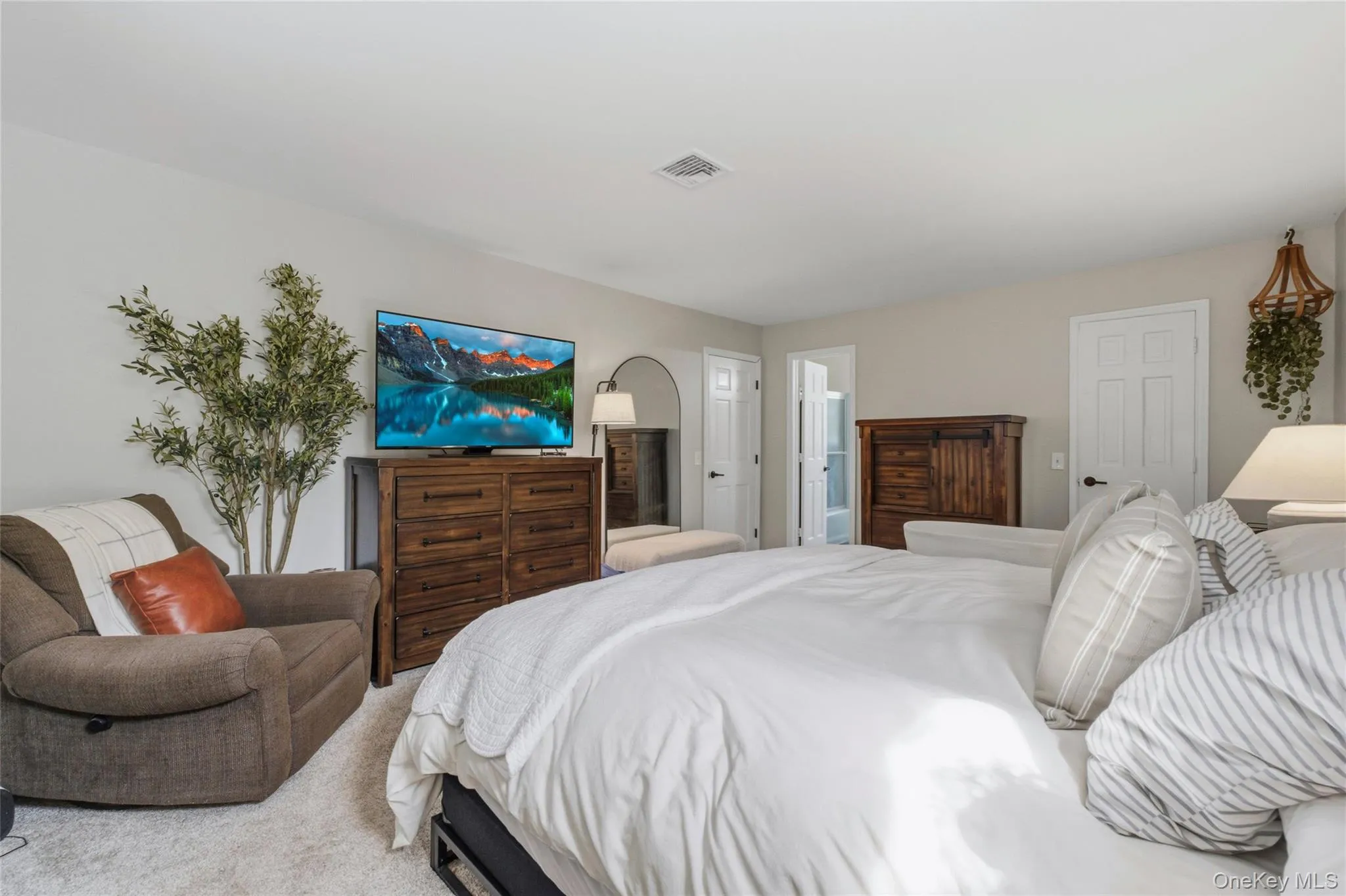 551 Hillside Lake Road, La Grange, NY, 4 Bedrooms Bedrooms, 8 Rooms Rooms,2 BathroomsBathrooms,Residential,For Rent,Hillside Lake,0,1031185 551 Hillside Lake Road, La Grange, NY, 4 Bedrooms Bedrooms, 8 Rooms Rooms,2 BathroomsBathrooms,Residential,For Rent,Hillside Lake,0,1031185