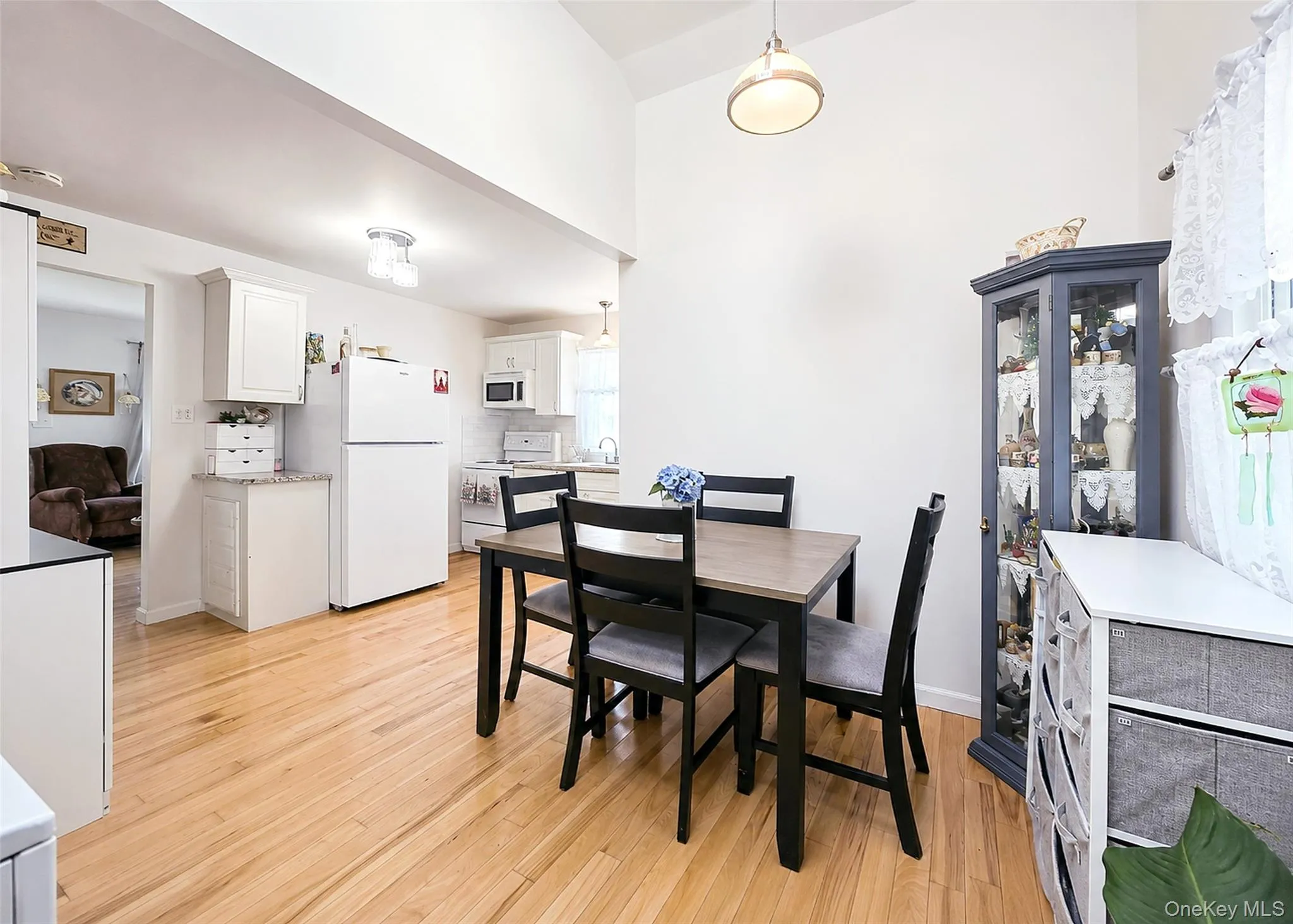 11 Cooke Avenue, Brookhaven, NY, 2 Bedrooms Bedrooms, 4 Rooms Rooms,1 BathroomBathrooms,Residential,For Rent,Cooke,0,1031192 11 Cooke Avenue, Brookhaven, NY, 2 Bedrooms Bedrooms, 4 Rooms Rooms,1 BathroomBathrooms,Residential,For Rent,Cooke,0,1031192